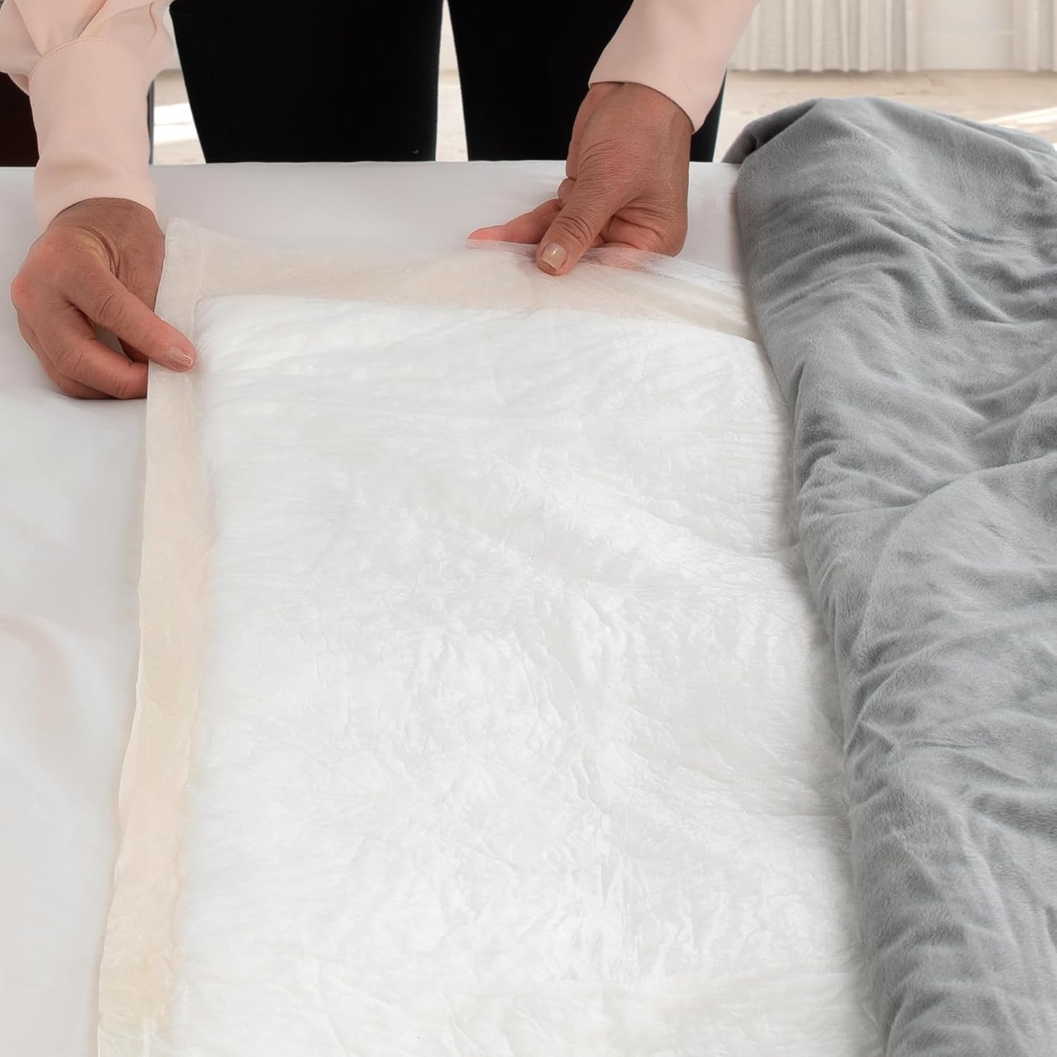 HALYARD Disposable Standard Underpads Incontinence Bed Pads, 30 x30 Inches, Case of 80, Beige-Comfortable Chucks Pads, Disposable, for Adults-Soft Bed Pads for Elderly/Adult Patients, 48823 (Case of