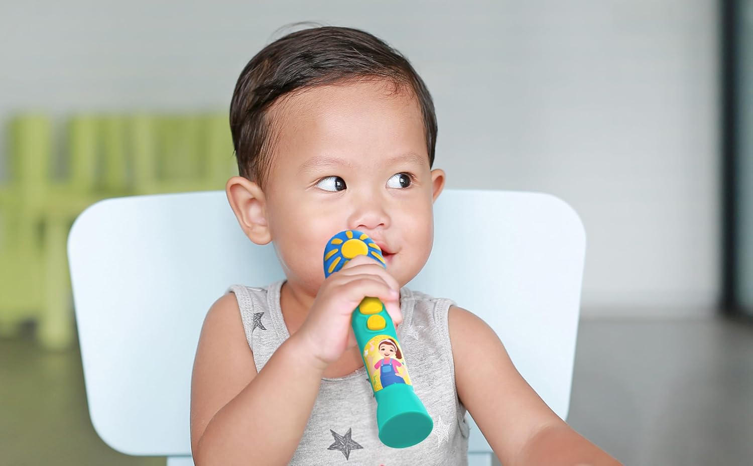 eKids Ms Rachel Toy Microphone for Kids, Includes Built-in Music and Lights, Toddler Toys for Ages 18 Months and Up (Green)