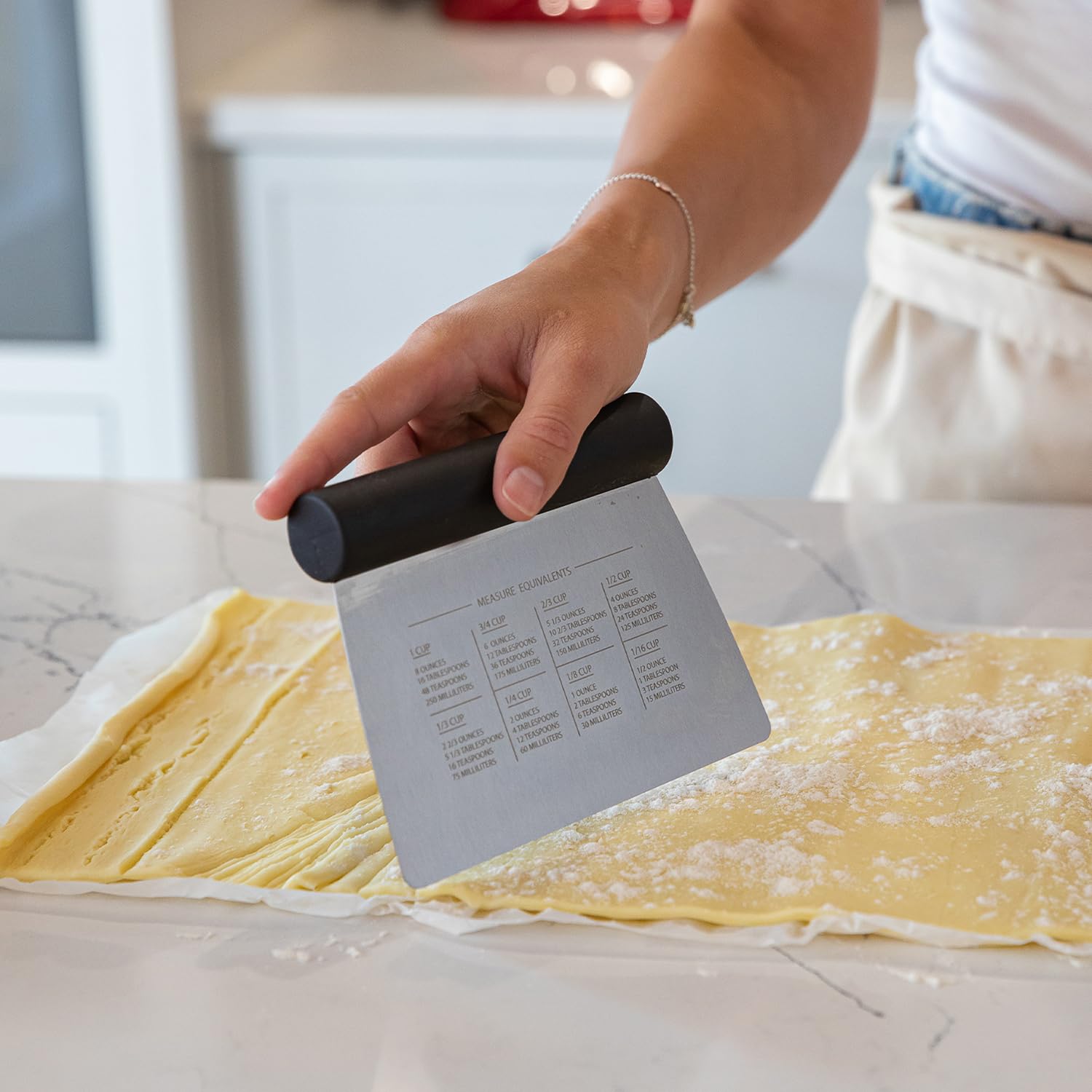 KitchenAid Krajalnica i Skrobak do Ciasta, Stal Nierdzewna, Wielozadaniowy, Możliwość Mycia w Zmywarce - Kolor Czarny