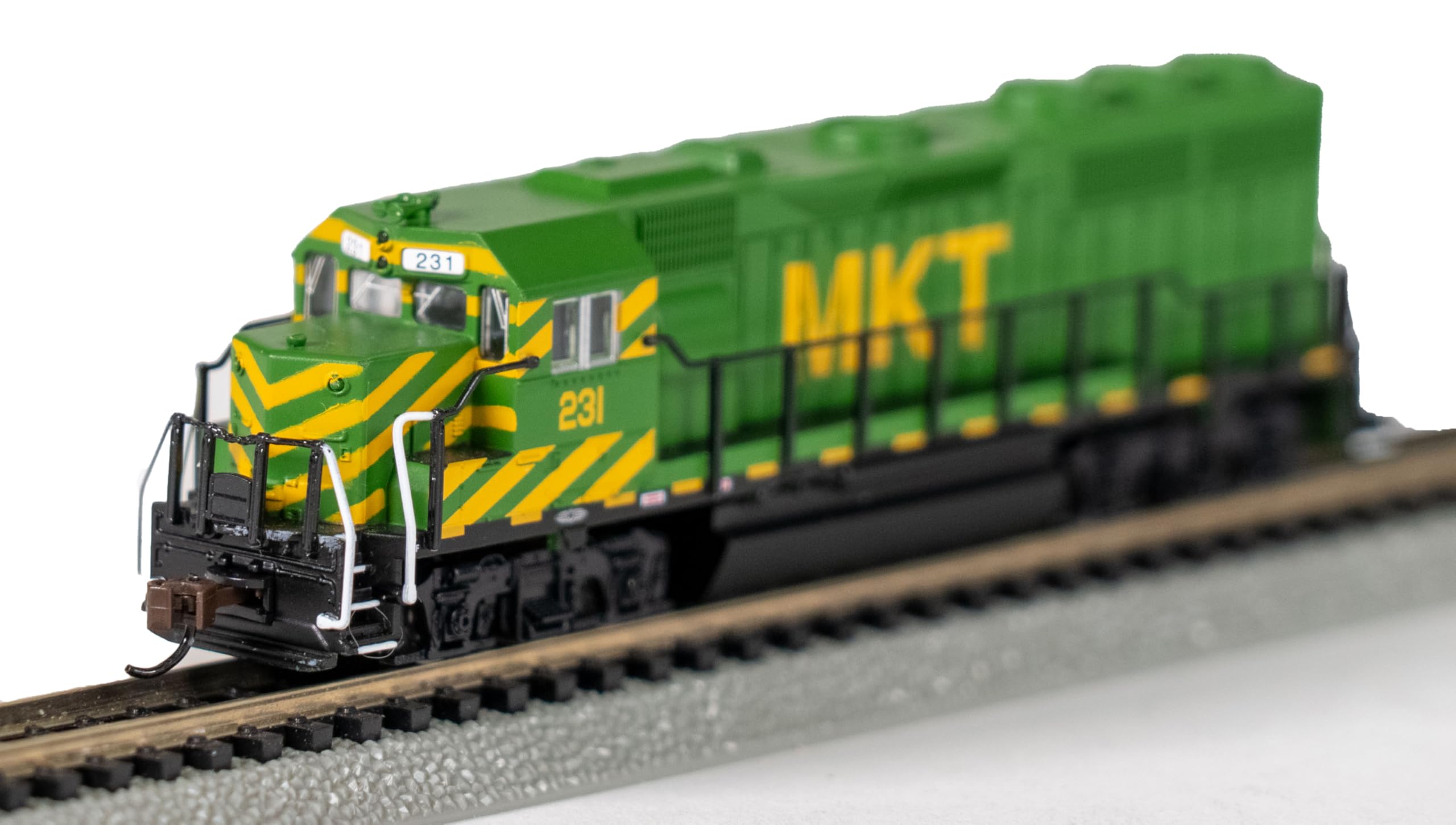 Nスケール BACHMANN #4605 GP-40 EMD DIESEL Amazon.com: Bachmann Med Gp-40 Locomotive With Operating