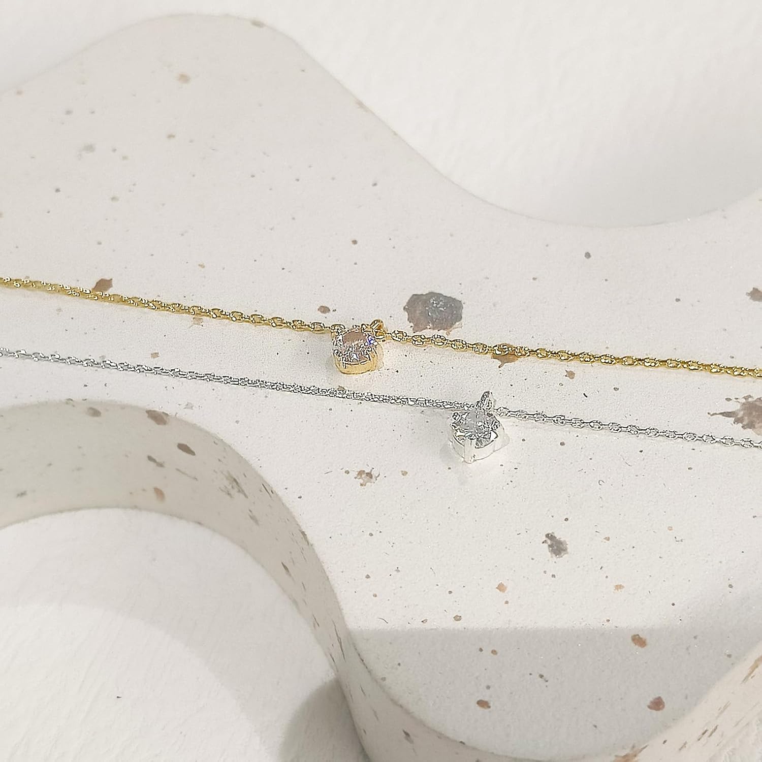 Diamond Pendant Necklace for Women, Dainty Gold Necklace 18k Gold Plated Paperclip Choker Necklaces Cute Open Oval Necklaces Simple Gold Necklace Jewelry Gifts for Women Trendy - Image 7