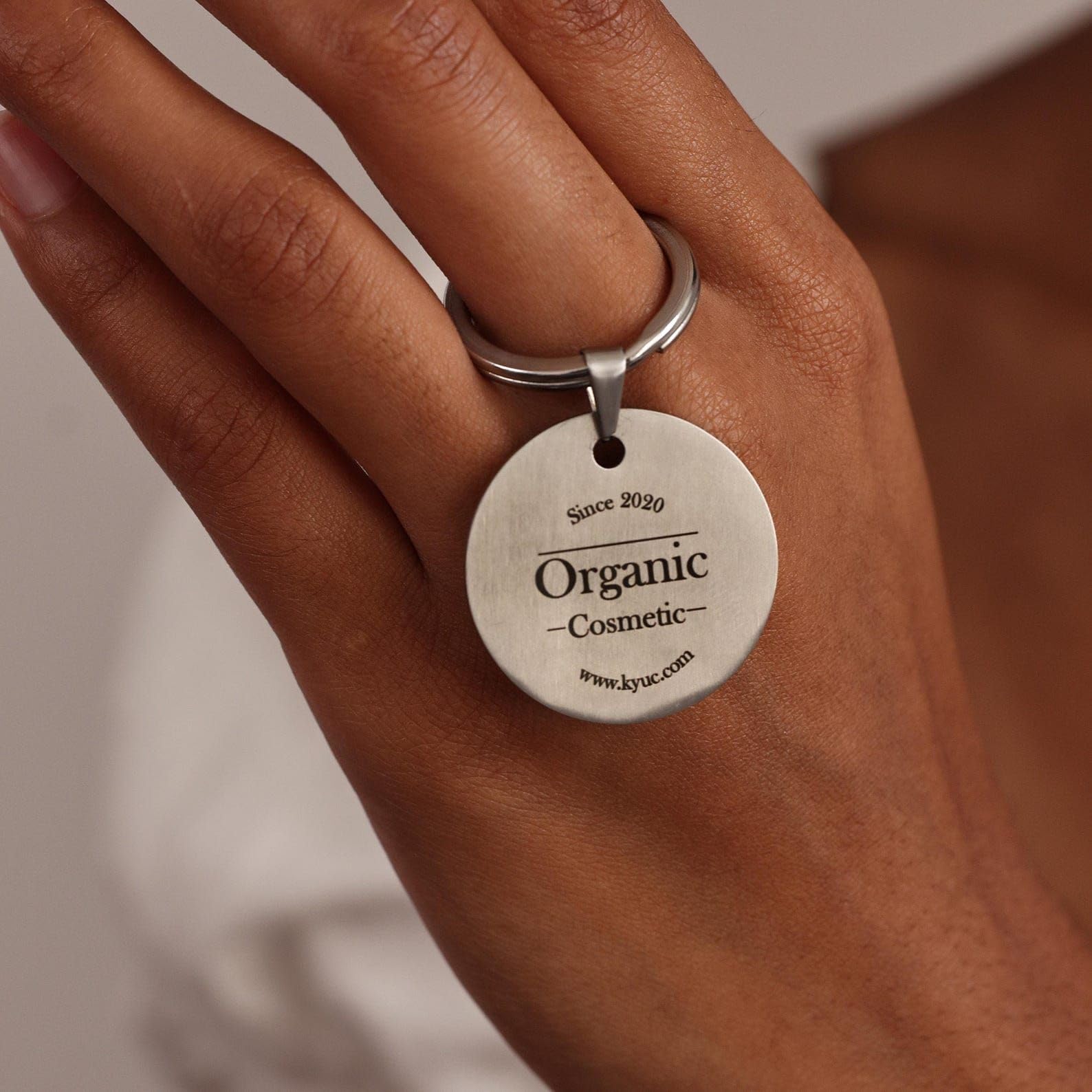 Diseño llavero de acero inoxidable grabado personalizado a mano