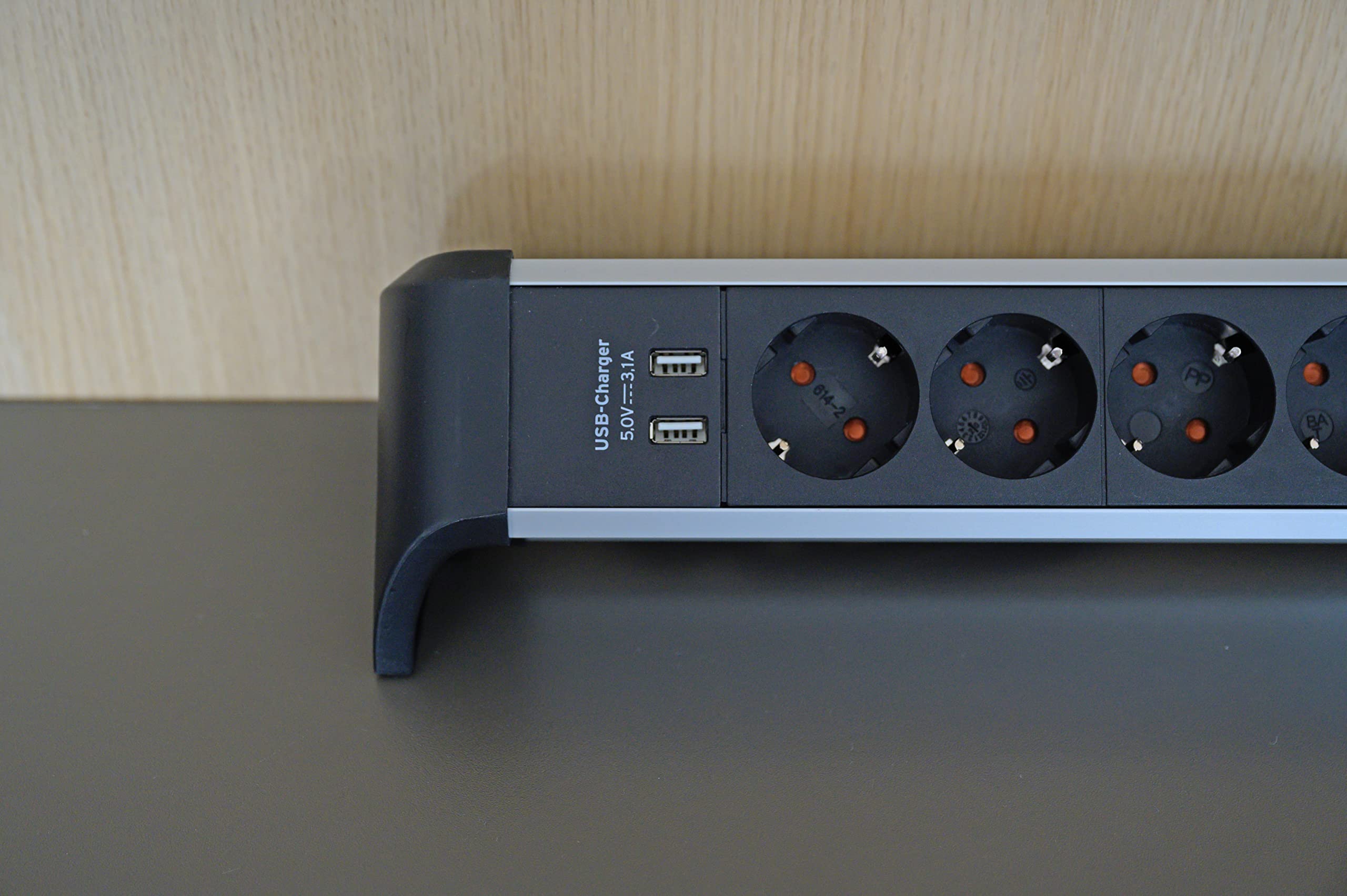 Brennenstuhl Alu Office-Line Ciabatta elettrica a 4 prese con USB e protezione da sovratensioni (presa multipla con interruttore, cavo da 1,8 m, 2 porte USB 3,10 A, Made in Germany