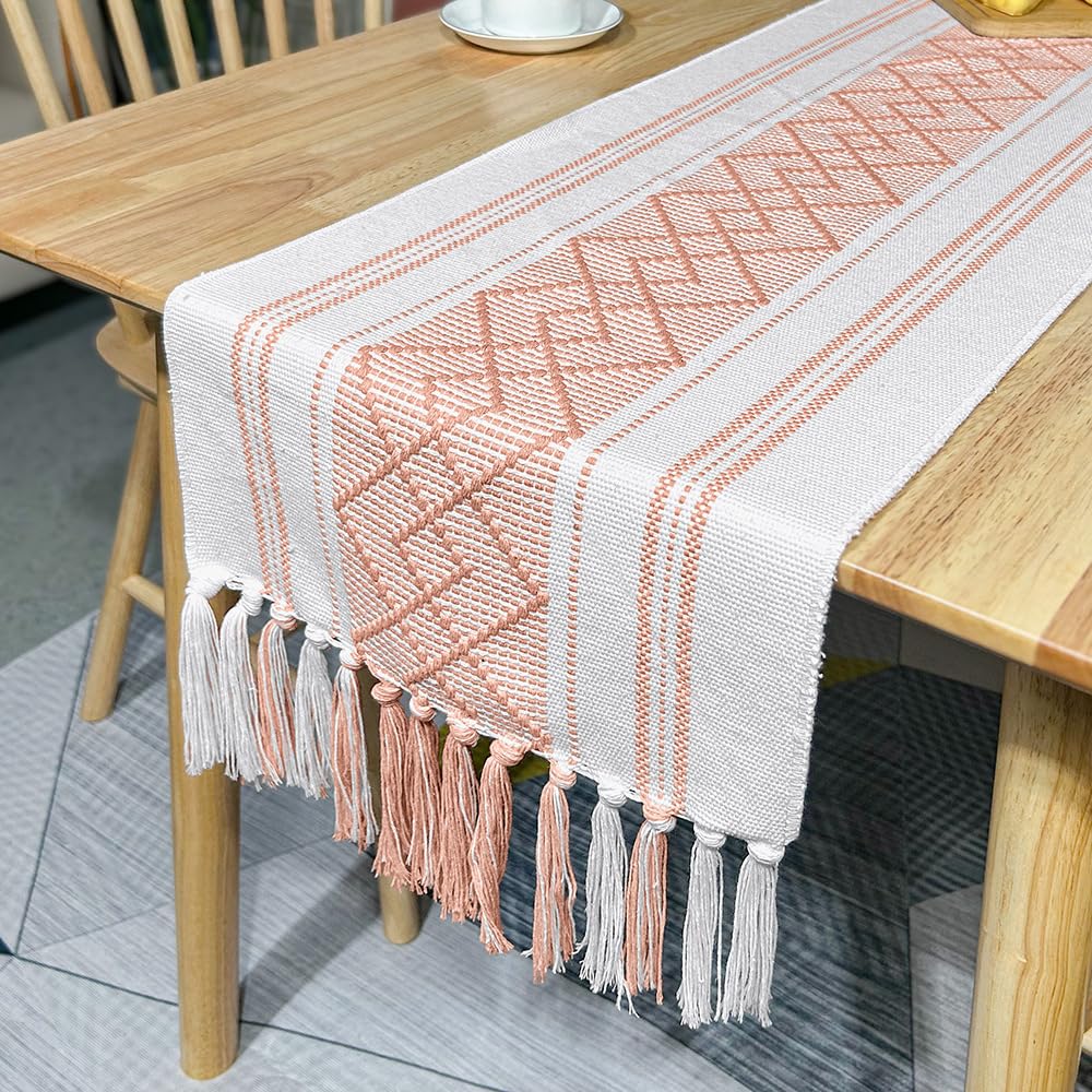Nappe en coton et lin artisanale rose 350x35cm avec pompons élégants