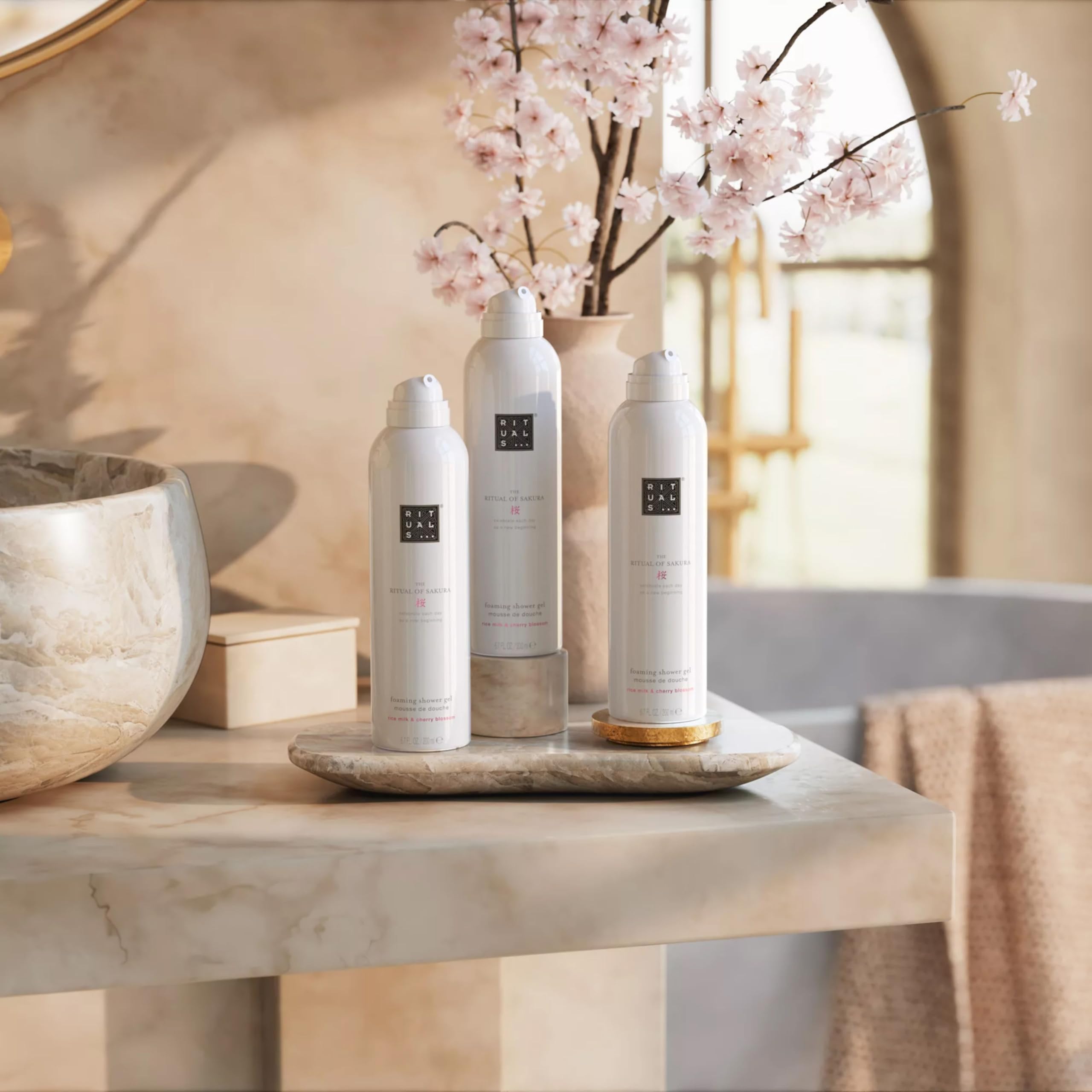 RITUALS The Ritual of Sakura Pack Ahorro con 3 Espumas – Geles con Flor de Cerezo y Almendra Dulce, Gel Renovador – 3 x 200 ml | Rica ducha de limpieza con fragancia icónica, paquete de ahorro