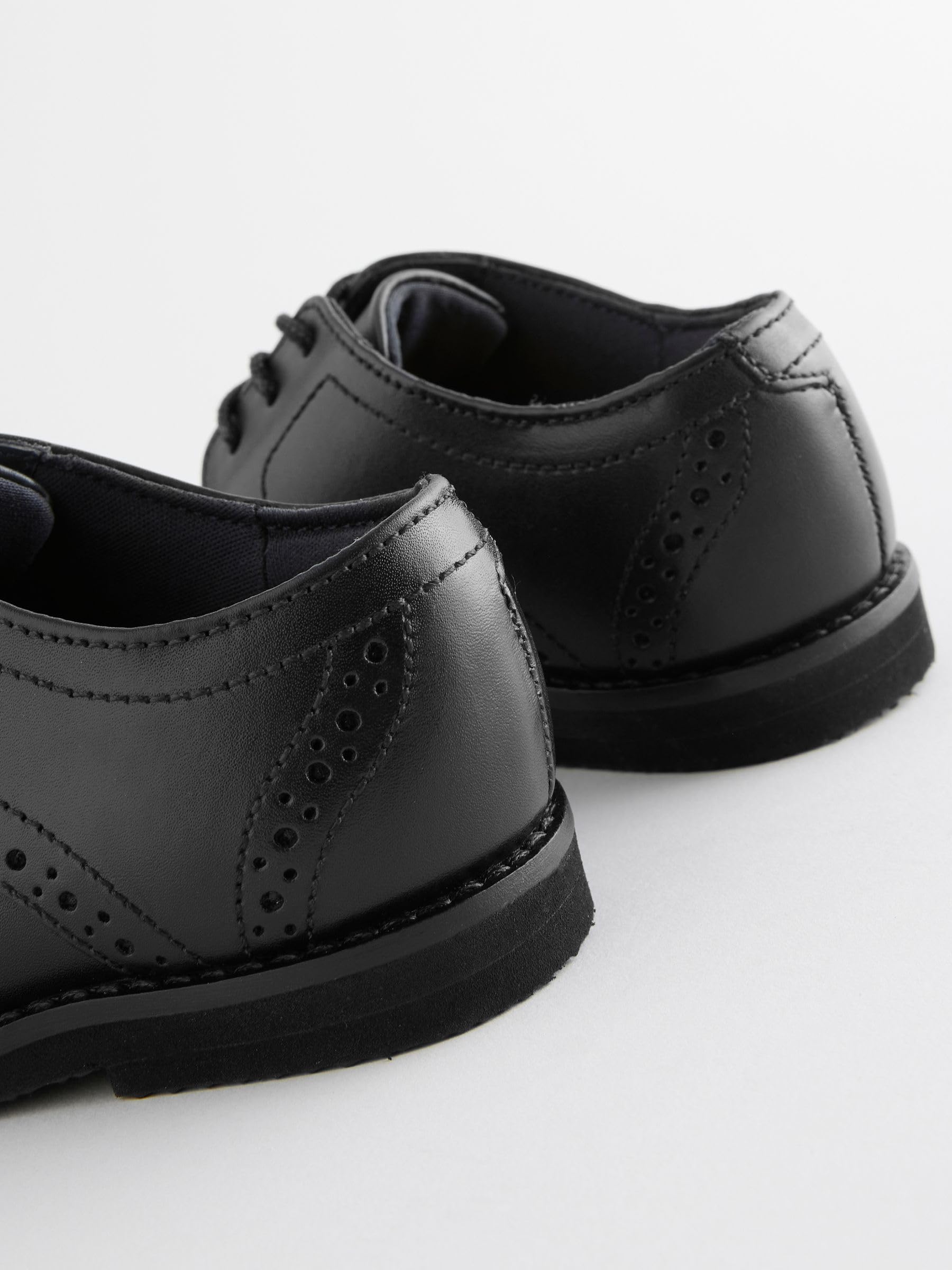 NEXT Jungen Standard Passform (F) Edle Budapester aus Leder
