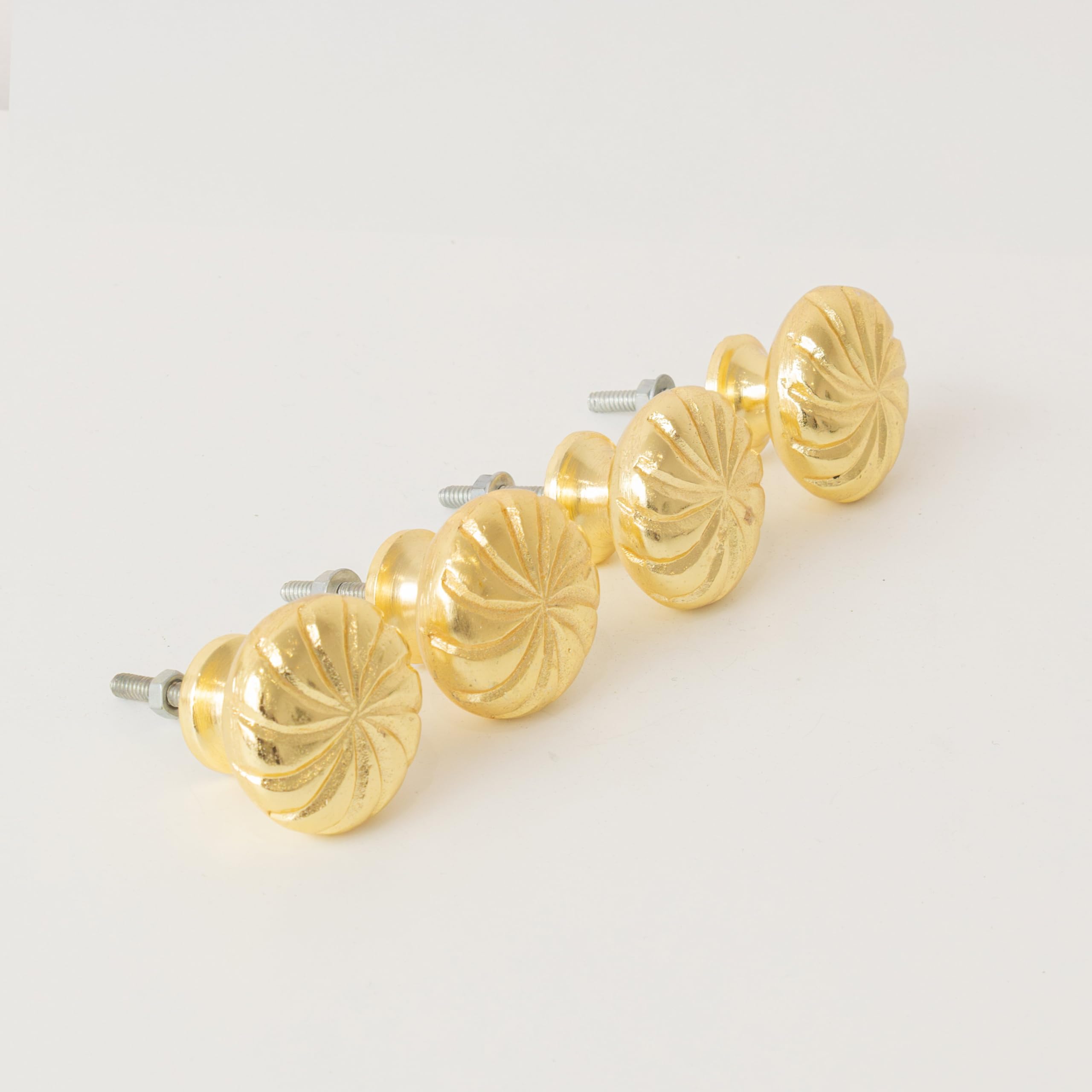 Melody Maison Gold Set Of 4 Large Swirl Drawer Knobs