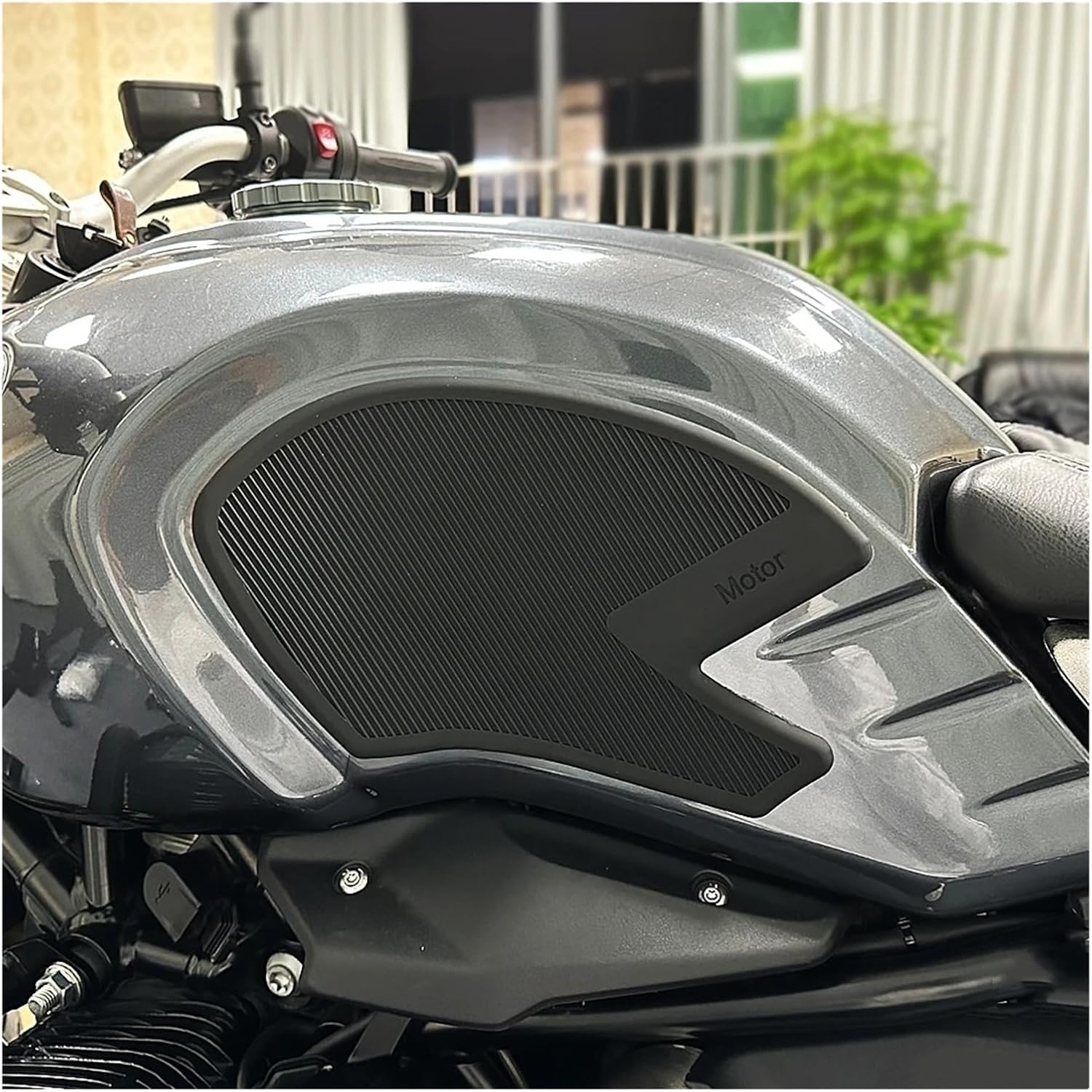 Motorcycle Tank Sticker Motorcycle Knee Grip Side Stickers Rubber Fuel Tank Pads for RNINET Urban Pure Scrambler Protection.
