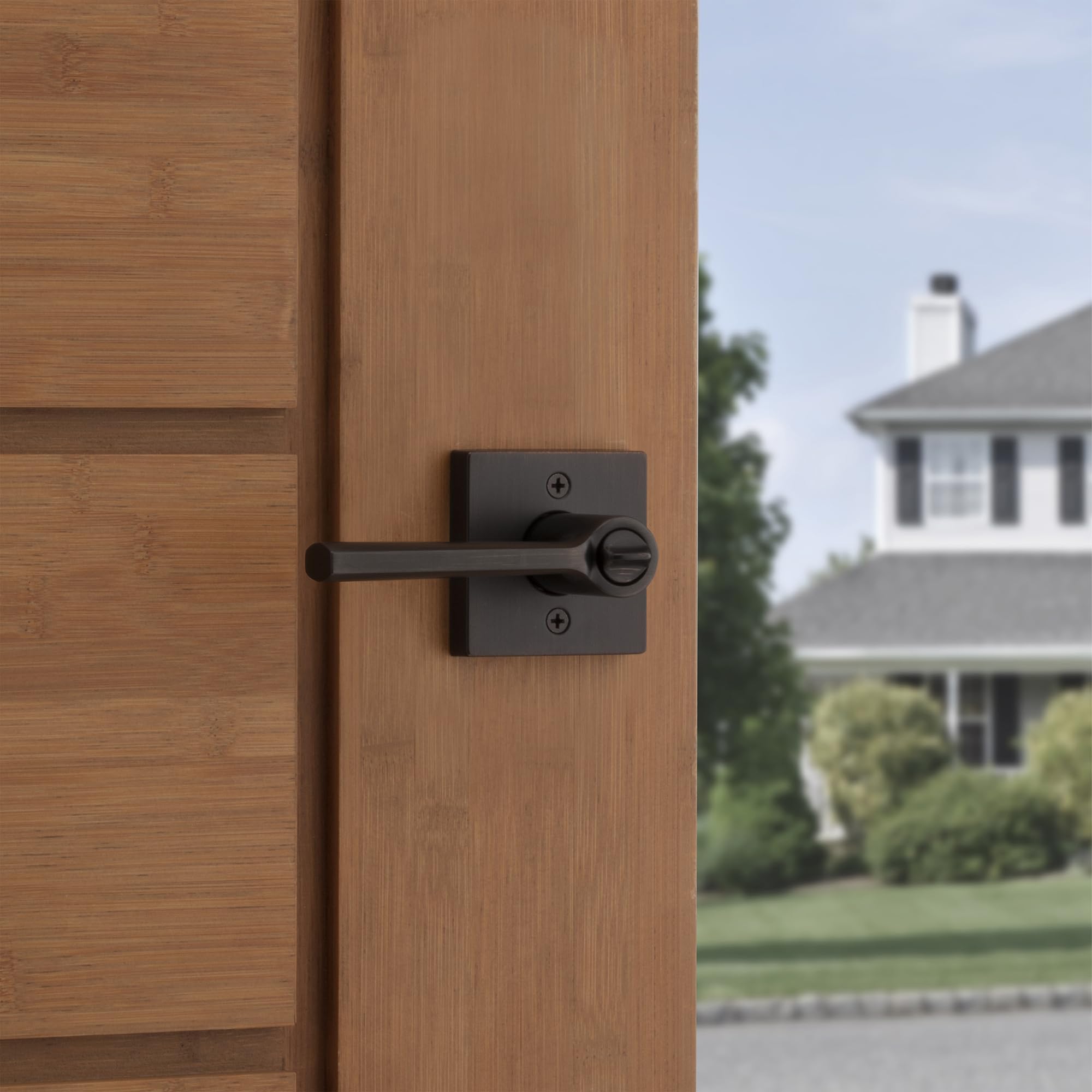 Kwikset Lisbon - Pomo cuadrado para puerta de entrada con cerradura y llave, manija segura con llave exterior, entrada frontal y dormitorio, bronce veneciano, resistente a las púas, seguridad SmartKey