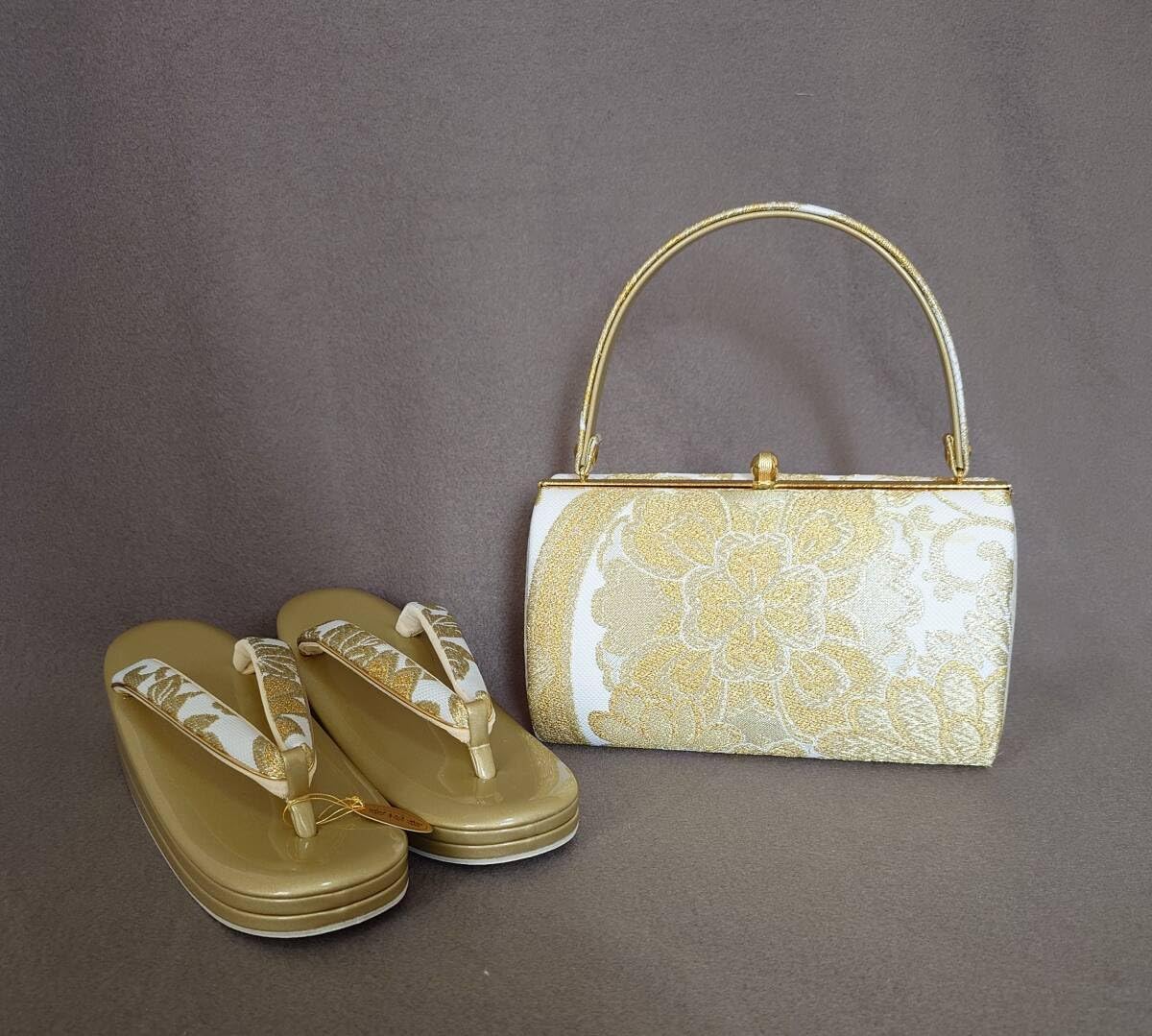 【工藤ちゃん】WAKKA 未使用半幅帯　南国の花々と鳥や蝶　正絹タグ付き WAKKAワッカ 半幅帯 リバーシブル 南国の花々と鳥や蝶 正絹き 工藤