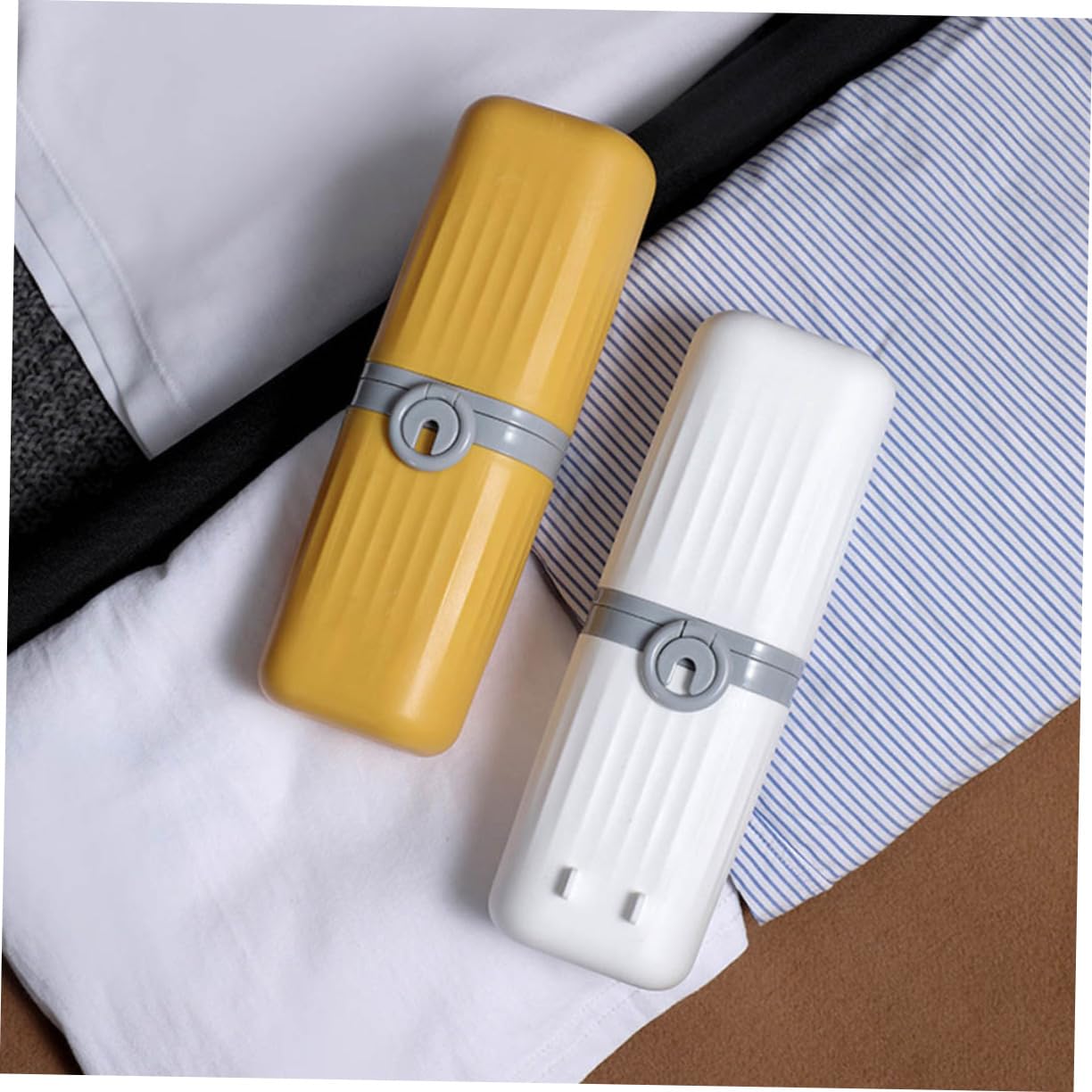 FRCOLOR Set di 4 bicchieri per bocca da viaggio, piccolo portaspazzolino da viaggio, set di spazzolini da denti, supporto per dentifricio per bambini, porta spazzolini, custodia da viaggio per