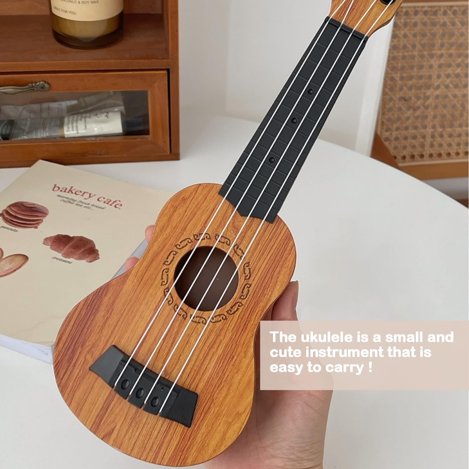 Chitarra per Bambini, 38cm Chitarra Giocattolo, Ukulele Bambini con 4 Corde Regolabili, Mini Chitarra Bambini, Musica Giocattoli Educativi, per Bambini, Principiante, Ragazzo Ragazza, Regalo