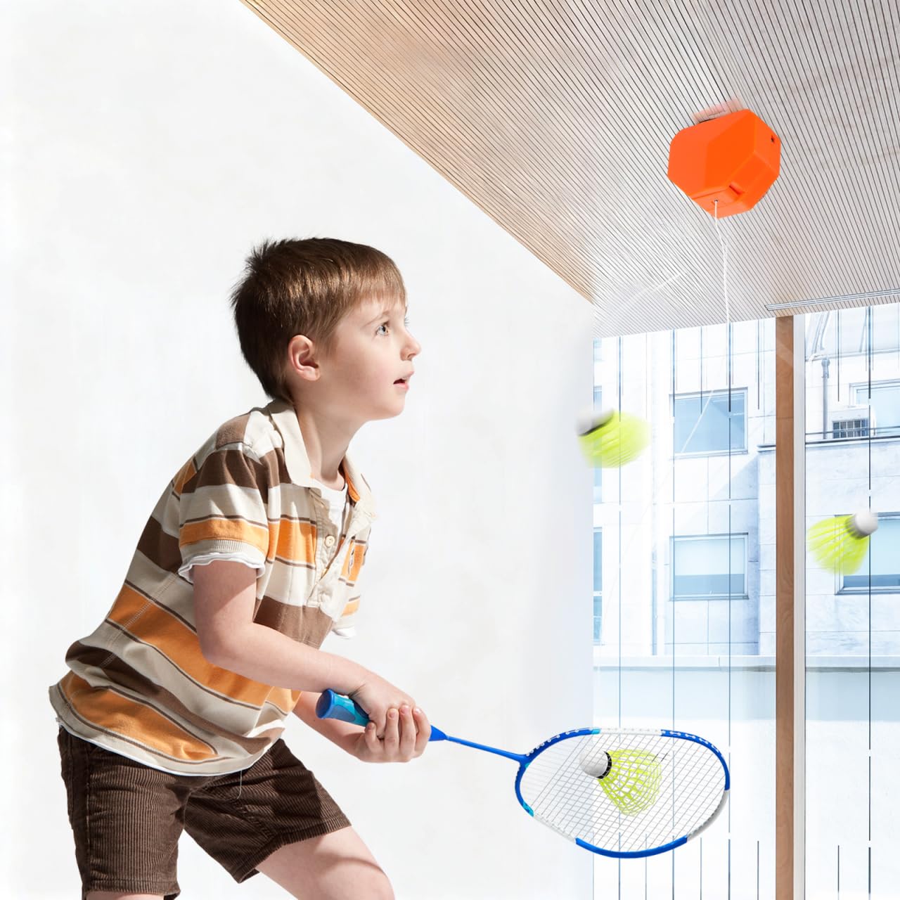 NOLITOY Juego de entrenamiento de rebote portátil de bádminton con control remoto y volante de nailon, ayuda de entrenamiento de bádminton eléctrico para un solo jugador con velocidad y ángulo para - 5