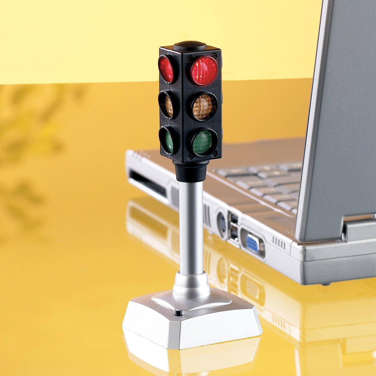 PEARL LED Ampel: LED Verkehrsampel 4er-Set (Mini Ampel, Ampeln, Schreibtisch)