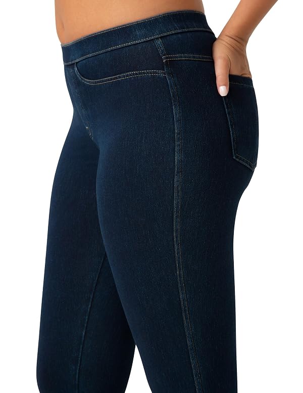 No nonsense Women's Classic Denim Capri Leggings with Pockets, Comfortable Stretch Pull On Pants, Dark Denim/White - 2 Pair Pack, Medium by no nonsense - Used condition - Image 4