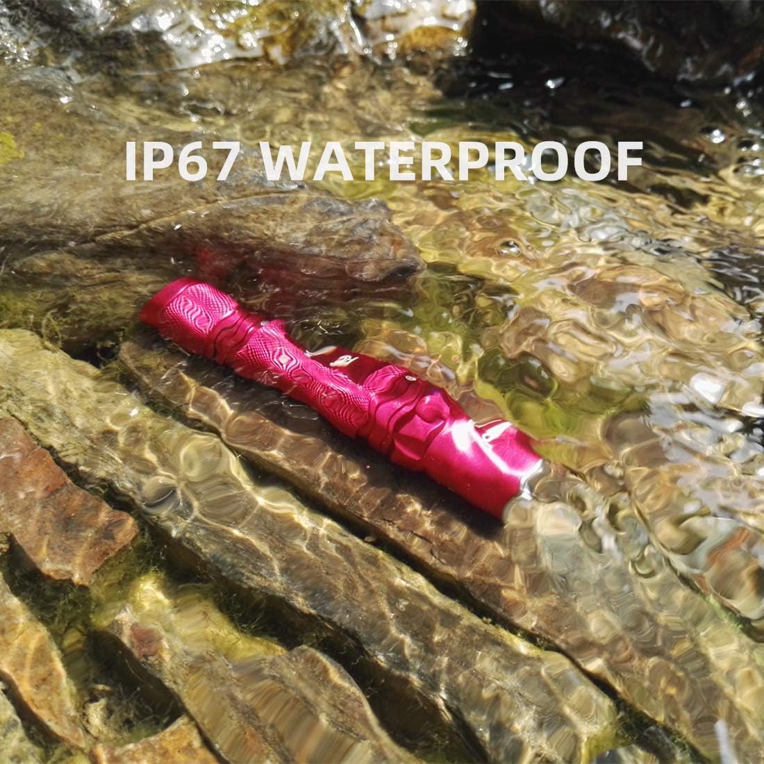 Table showing Weltool T1 flashlight specifications: Mid mode (40 Lumens, 12 hours runtime), High mode (112 Lumens, 1.7 hours runtime), Low mode (3.5 Lumens, 122 hours runtime). Max beam intensity 1057 cd, max beam distance 65m.