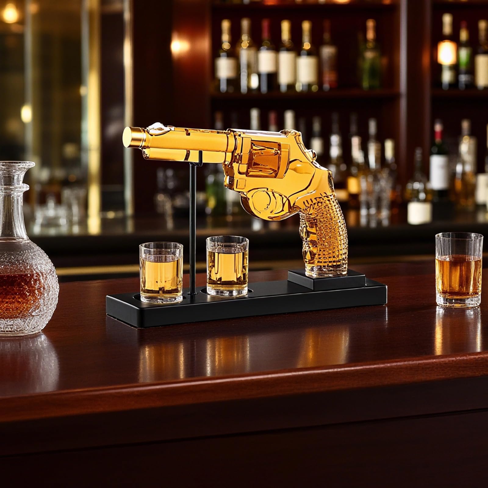 Générique Pistolenförmiger Dekanter mit Gläsern, Whisky-Dekanter-Set für Männer, mit Trichter und stabilem Metallständer, originelles Glasdesign, perfekt für Whisky-Liebhaber