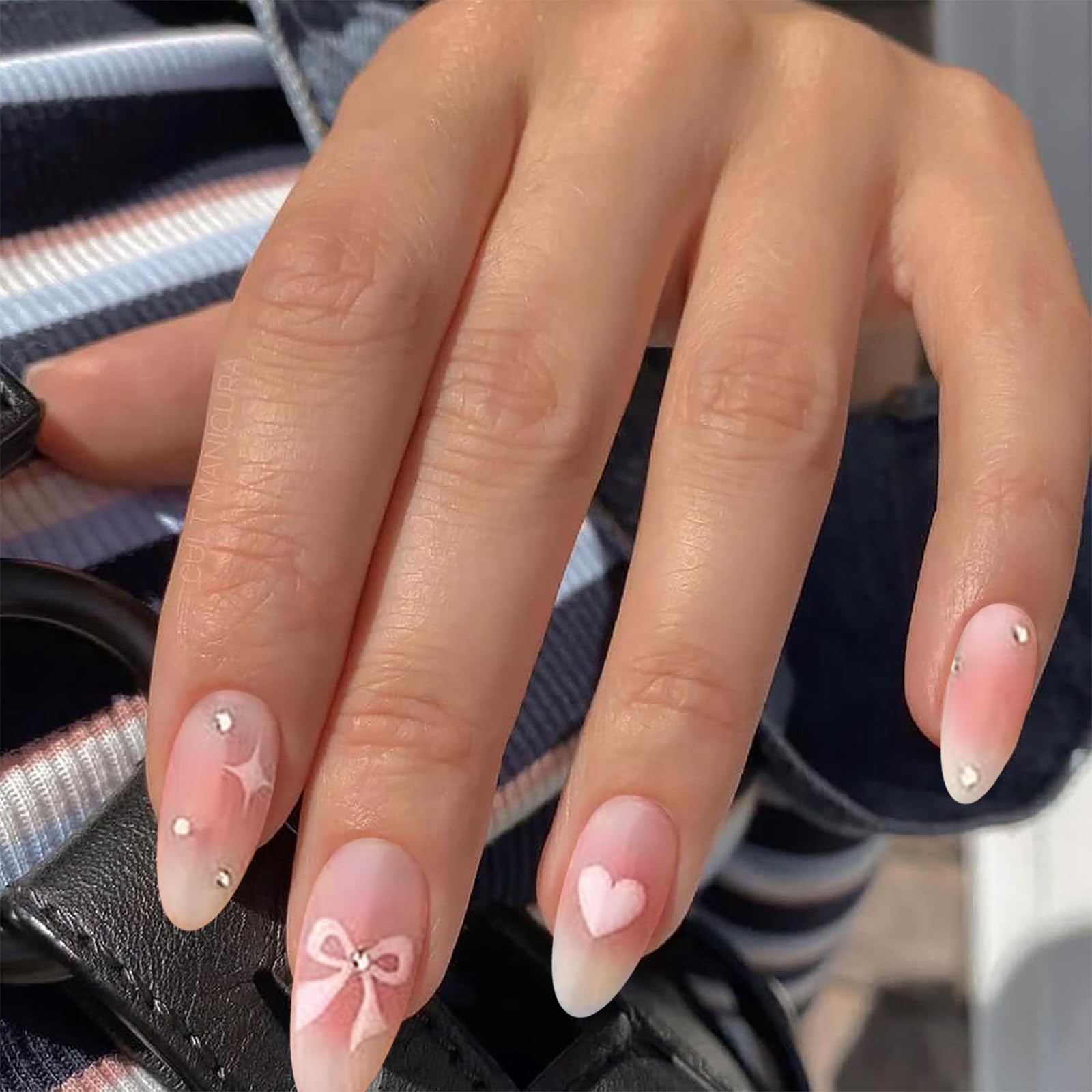 HINZIC Niedliche Schleifen-Nagelanhänger - 180 Stück In 6 Farben Für Nageldesign & Basteln