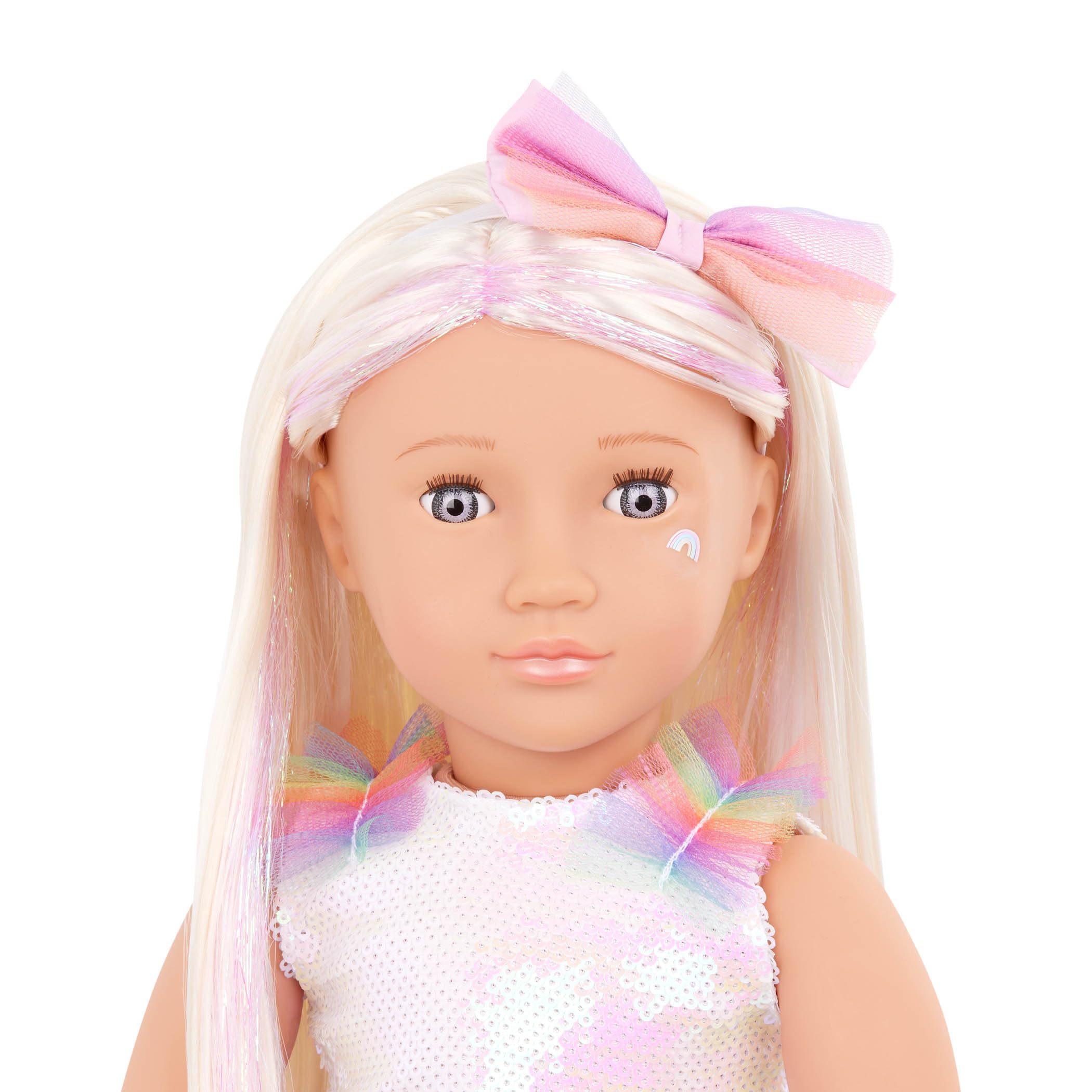 Our Generation – 46 cm Puppe – Violette Augen und Haare mit Strähnchen – Puppenkleidung mit Regenbogenmotiv – Rollenspiel – Spielzeug für Kinder ab 3 Jahren – Iris