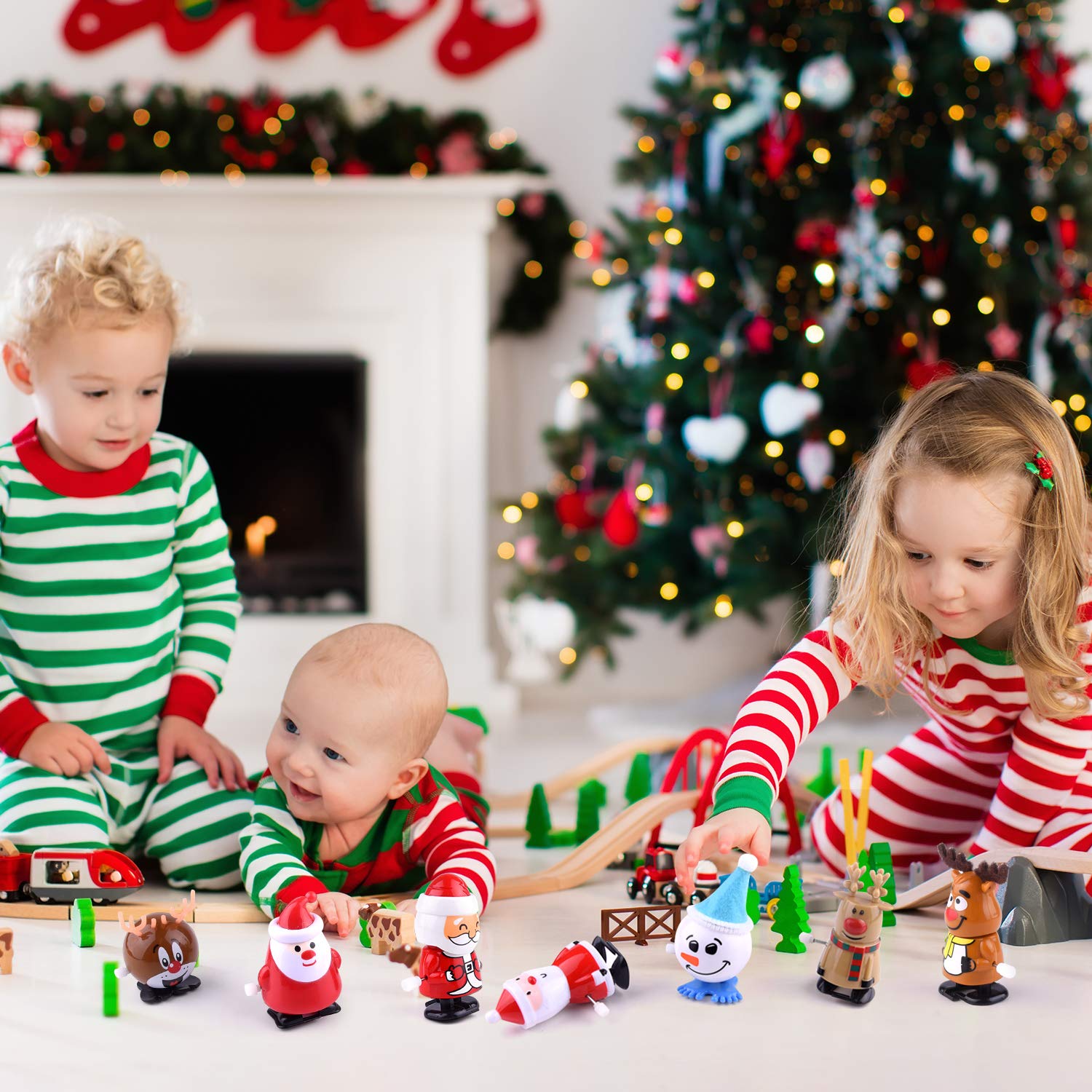 FEPITO 12 Pezzi di Giocattoli a Carica di Natale Set Pupazzo di Neve Giocattolo Renna per Bambini Borsa segreta per Feste di Babbo Natale Regalo per Natale Compleanno Ringraziamento