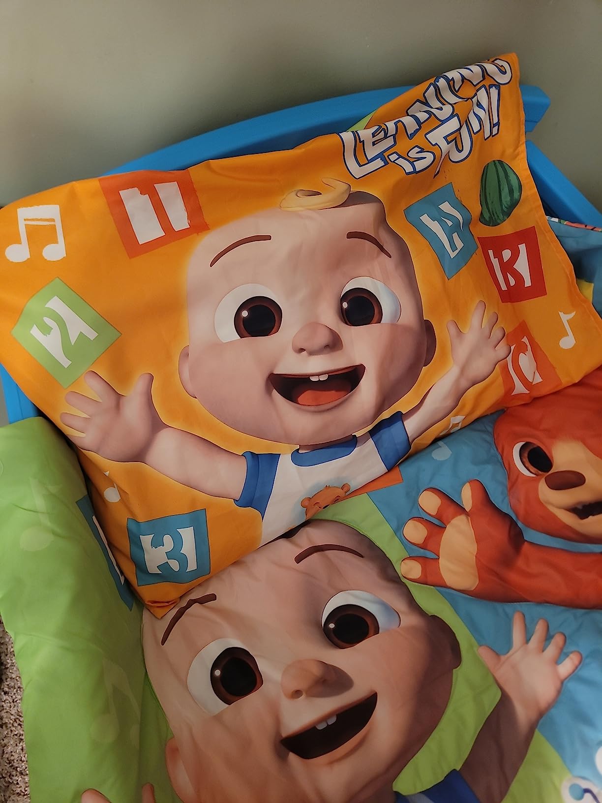 8/mo Finance 4 Piece Toddler Bedding Set Includes