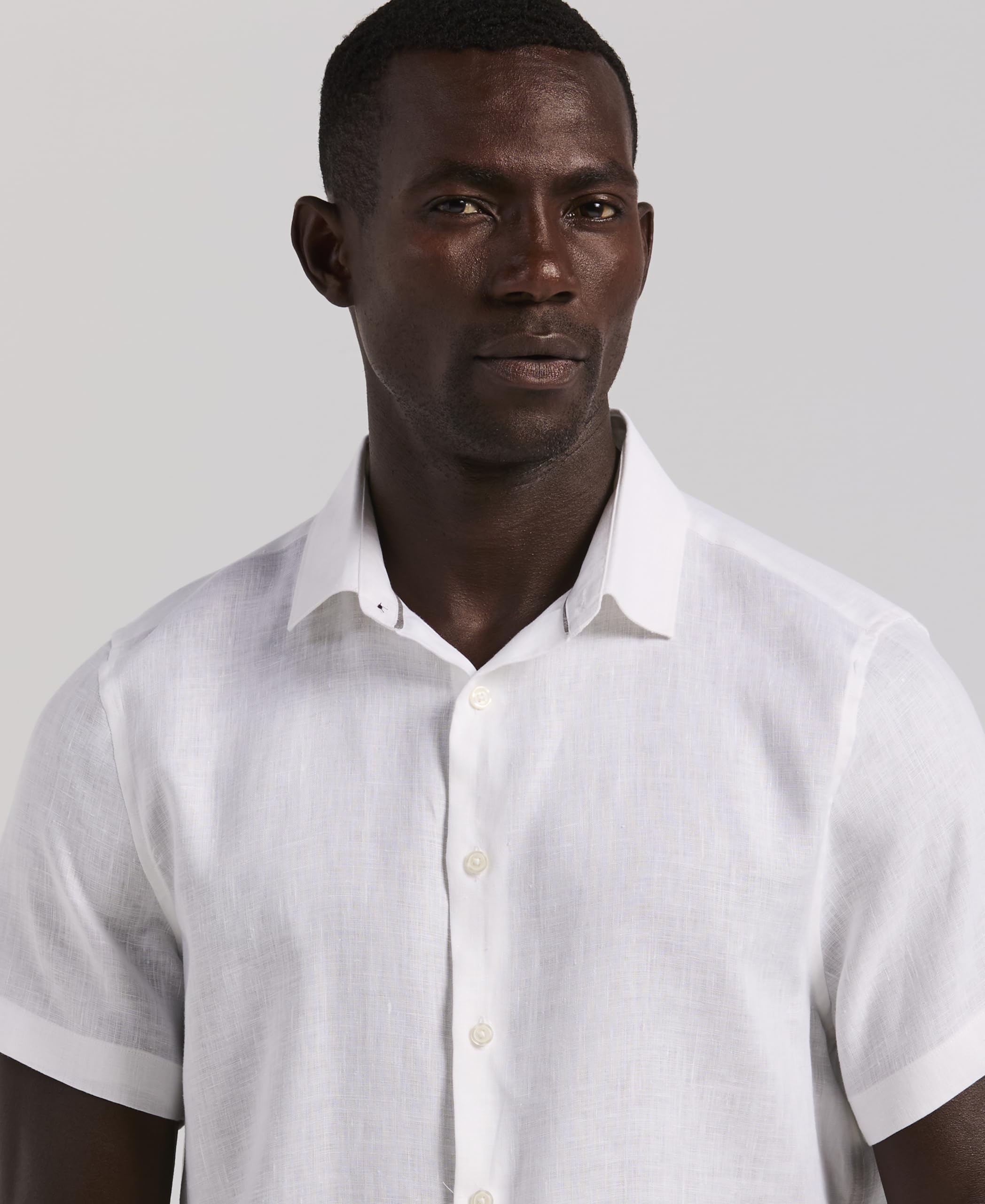 Perry Ellis Solid Linen Short Sleeve Button-Down Shirt Camisa de Manga Corta con Botones de Lino Liso Hombre (Pack de 1)