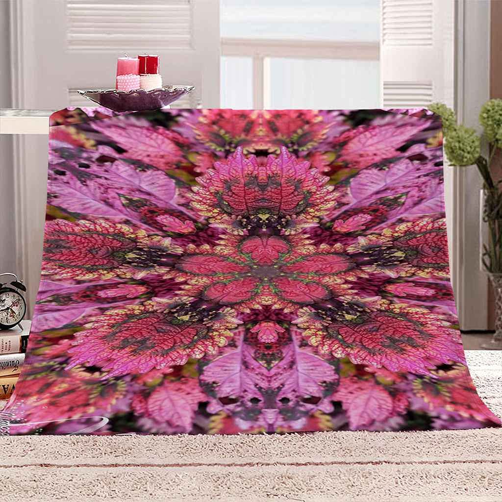 Couverture polaire fleur violette pour soirées cocooning au salon