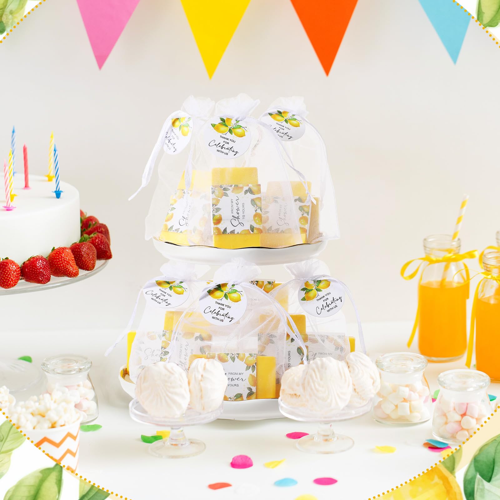 Queekay Lot de 48 mini savons parfumés pour fête prénuptiale avec étiquettes de remerciement et sacs en organza pour fille et garçon (citron)
