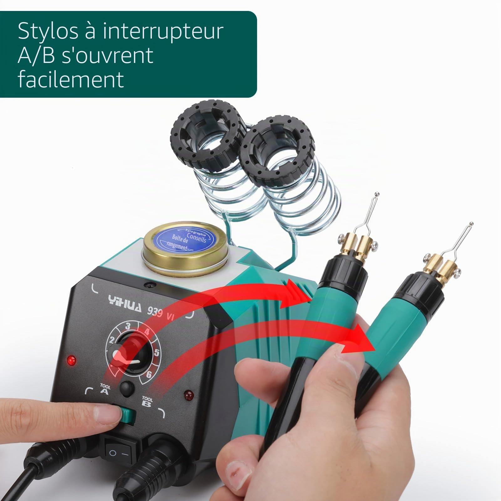YIHUA 939-VI Kit de Pyrograveur sur Bois à Deux Stylos avec 23 Pointes en Fil de Formes Variées Stylo de Pyrogravure Détachable 6 Morceaux de Bois 6 Pochoirs comme Outil de Pyrograveur Bois(EU Plug)
