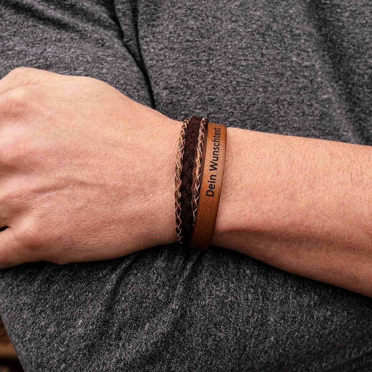 Armband mit Namen, Lederarmband Herren mit Gravur, Personalisiertes Geschenk Männer und Frauen, Echtleder Cappuccino, Magnetverschluss Edelstahl, Freundschaftsarmband, Partnerarmband