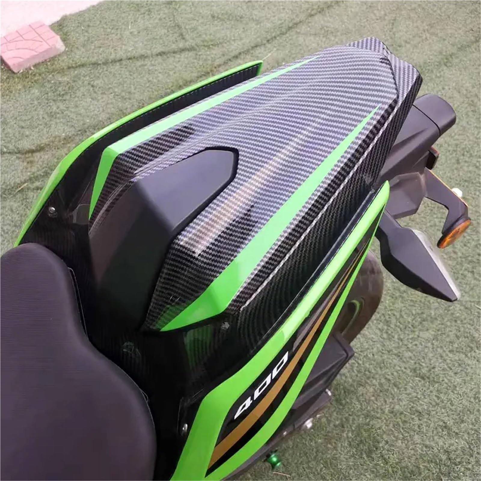 przednia owiewka Pasuje do Kawasaki Z400 Ninja 400 Motocykl Tylny pasażer Pokrowiec na siedzenie Owiewka Osłona siedzenia(Carbon)