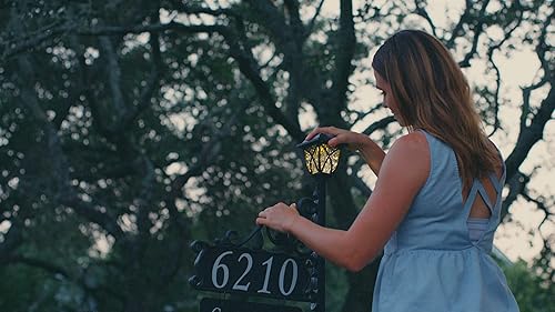 Vista 4 de Address America Letrero reflectante de doble cara hecho a mano con bandera Happy Camper y luz solar, gran regalo, poste de 47 pulgadas, SL