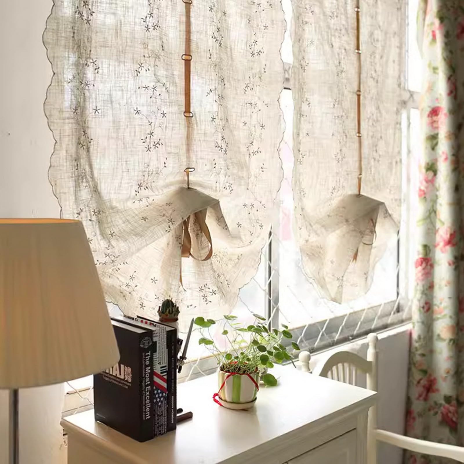 A.Monamour Tenda Corta Piccola Tessuto Ricamato Floreale Semi Trasparente in Cotone e Lino Tende a Rullo Tendina Tenda da Cucina Bistrot Caffè Mezza Tenda Tenda a Vetro a Pannello Tenda Porta, 2 pezzi