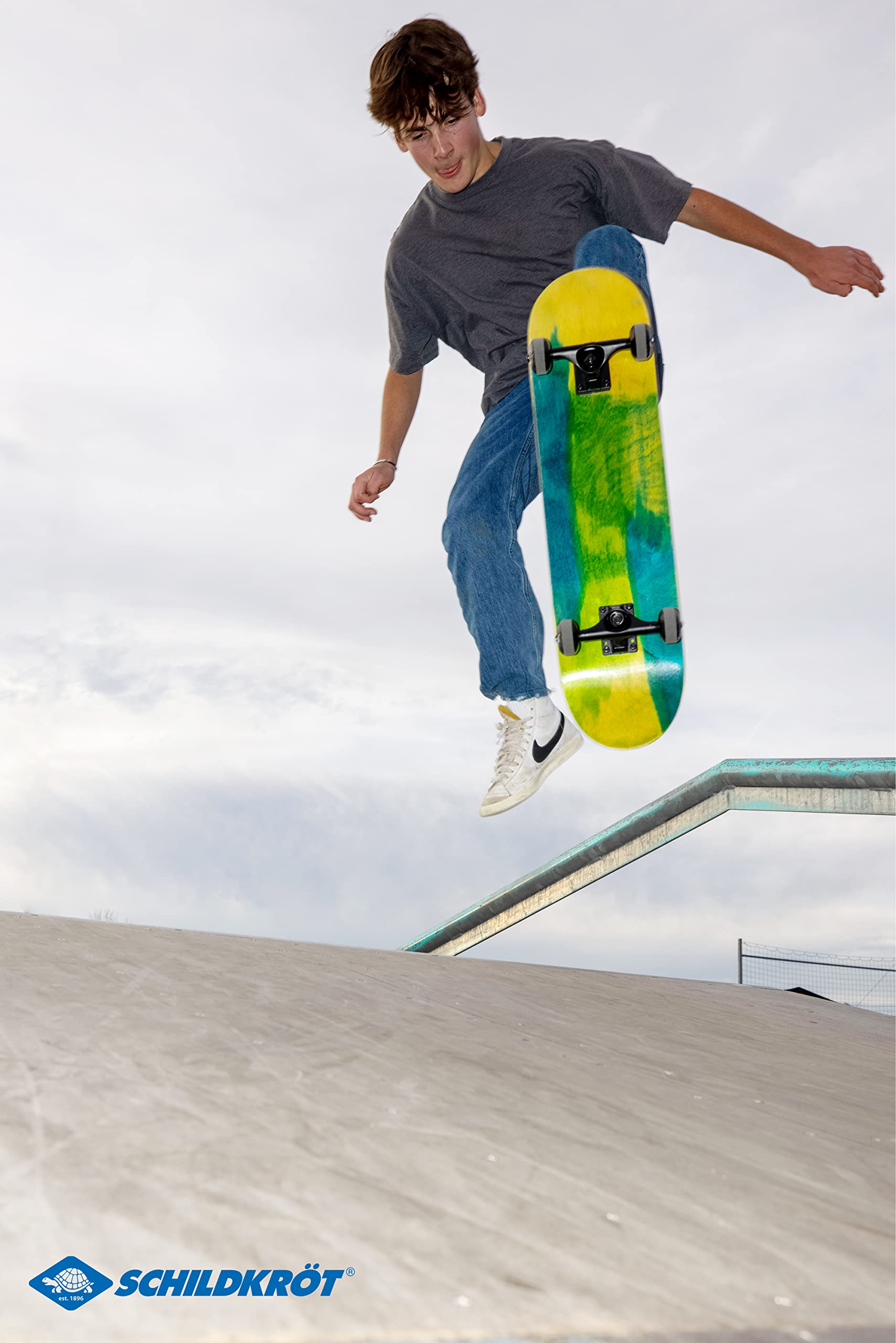 Schildkröt Skateboard Bigflip 31", Planche Complète Premium, Forme Concave avec Double Kick et Ruban Adhésif, Roulements à Billes ABEC9, Design: Splash, 510671