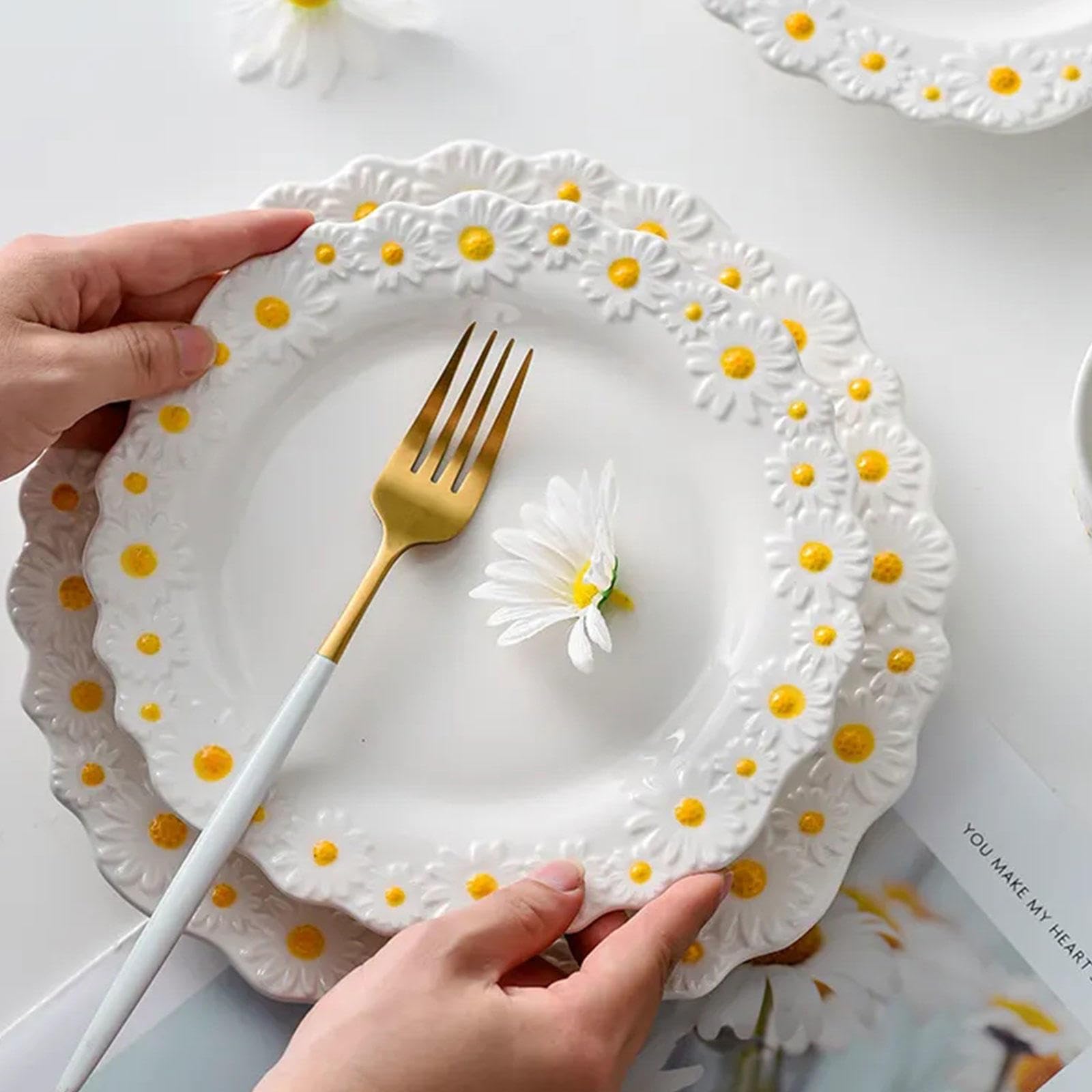 Amazon.co.jp: セラミックディナープレート2枚セット、 エンボスリムの