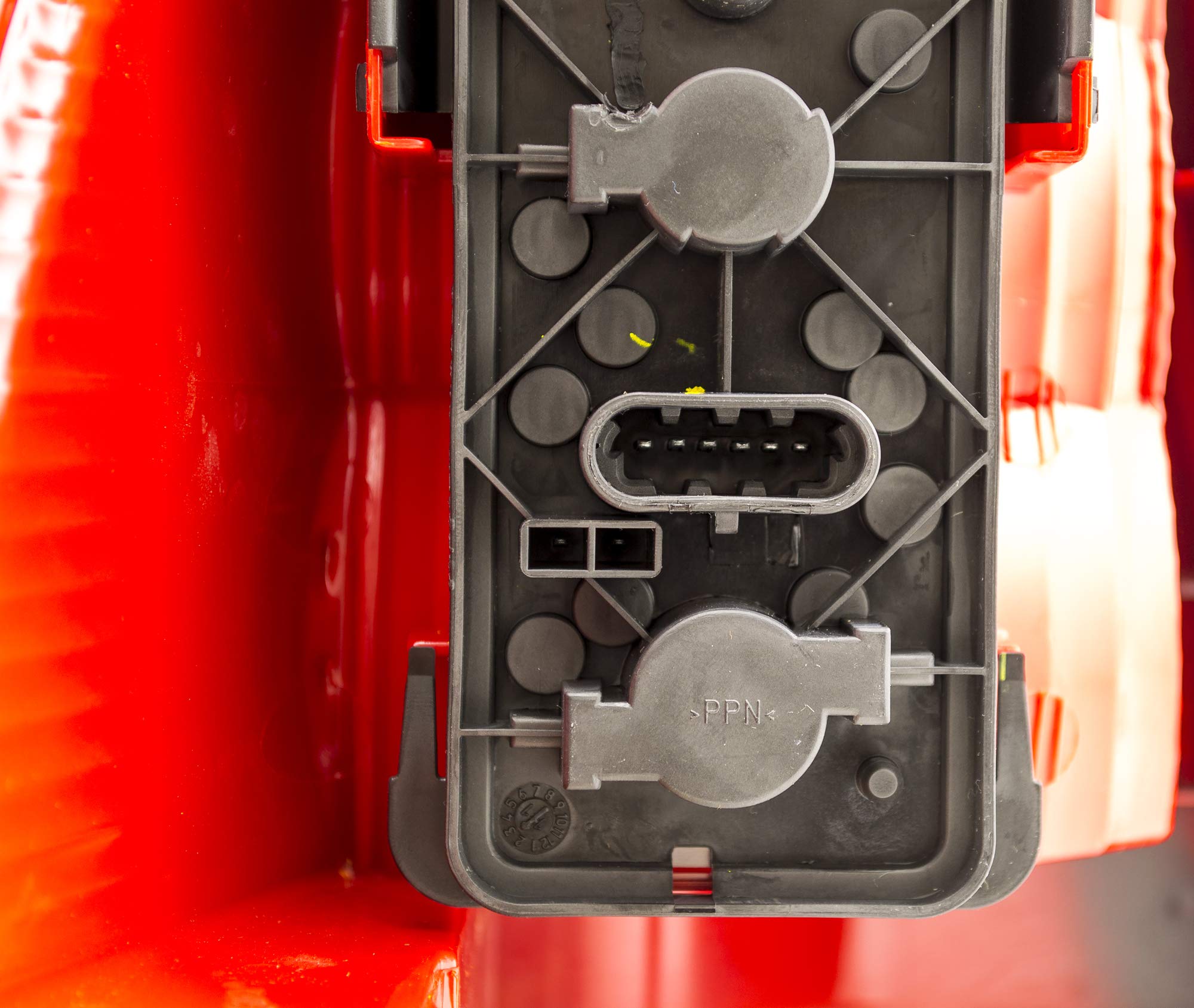 Amazon.com: HELLA H24351001 Combination Rearlight Assembly 