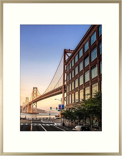 Vista 285 de Frametory - Marco de aluminio de 11 x 14 para fotos de 8 x 10 (en pulgadas), con paspartú marfil, de pared, con gancho de sierra, pestañas Bronce