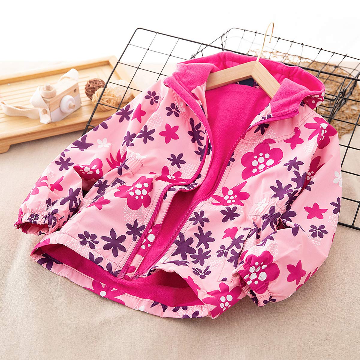 Dziecięca kurtka softshell z podszewką polarową, kurtka przejściowa, kurtka turystyczna, kurtka outdoorowa, ciepła, wiatroszczelna, oddychająca, wiosna, jesień, kwiaty, 104/110 cm