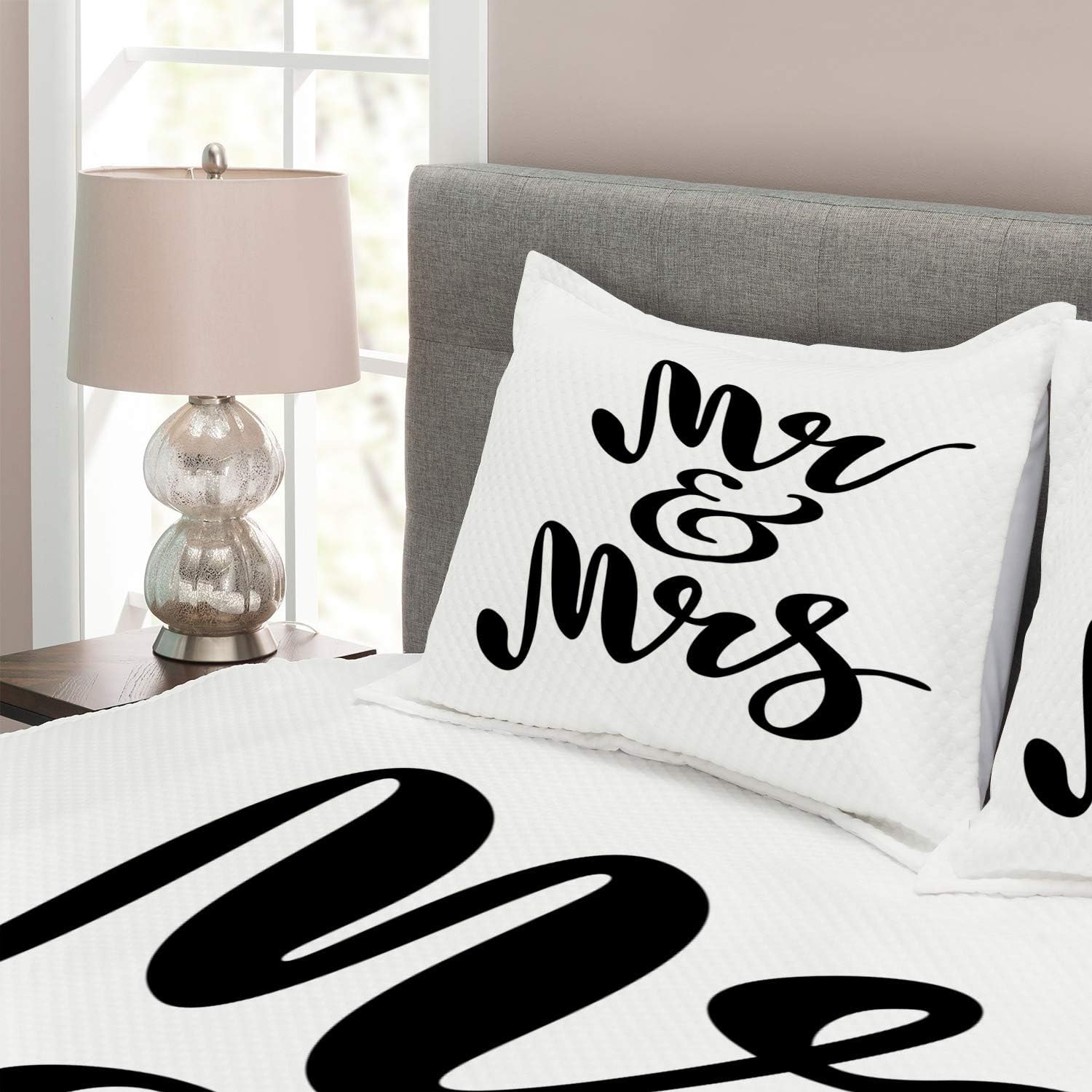 🔥 Flаѕh Sаlе Ambesonne Mr Mrs Bedspread, Hand Drawn Brush Pen Lettering Design Curved and Swirled Lines Monochrome Words, Decorative Quilted 3 Piece Coverlet Set with 2 Pillow Shams, Queen Size, Black Print