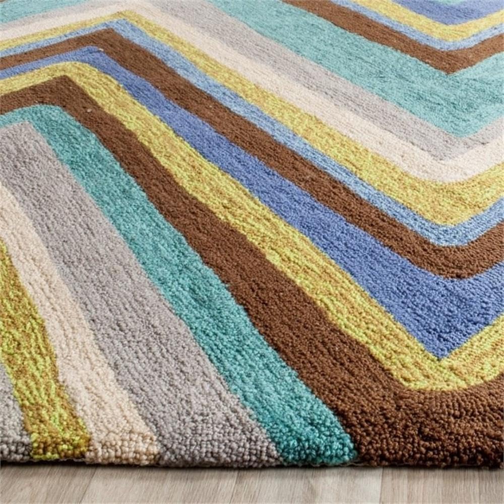 SAFAVIEH Four Seasons Collection Accent Rug - 2'3" x 3'9", Blue & Multi, Hand-Hooked Chevron, Non-Shedding & Easy Care, Ideal for High Traffic Areas in Entryway, Living Room, Bedroom (FRS389A)