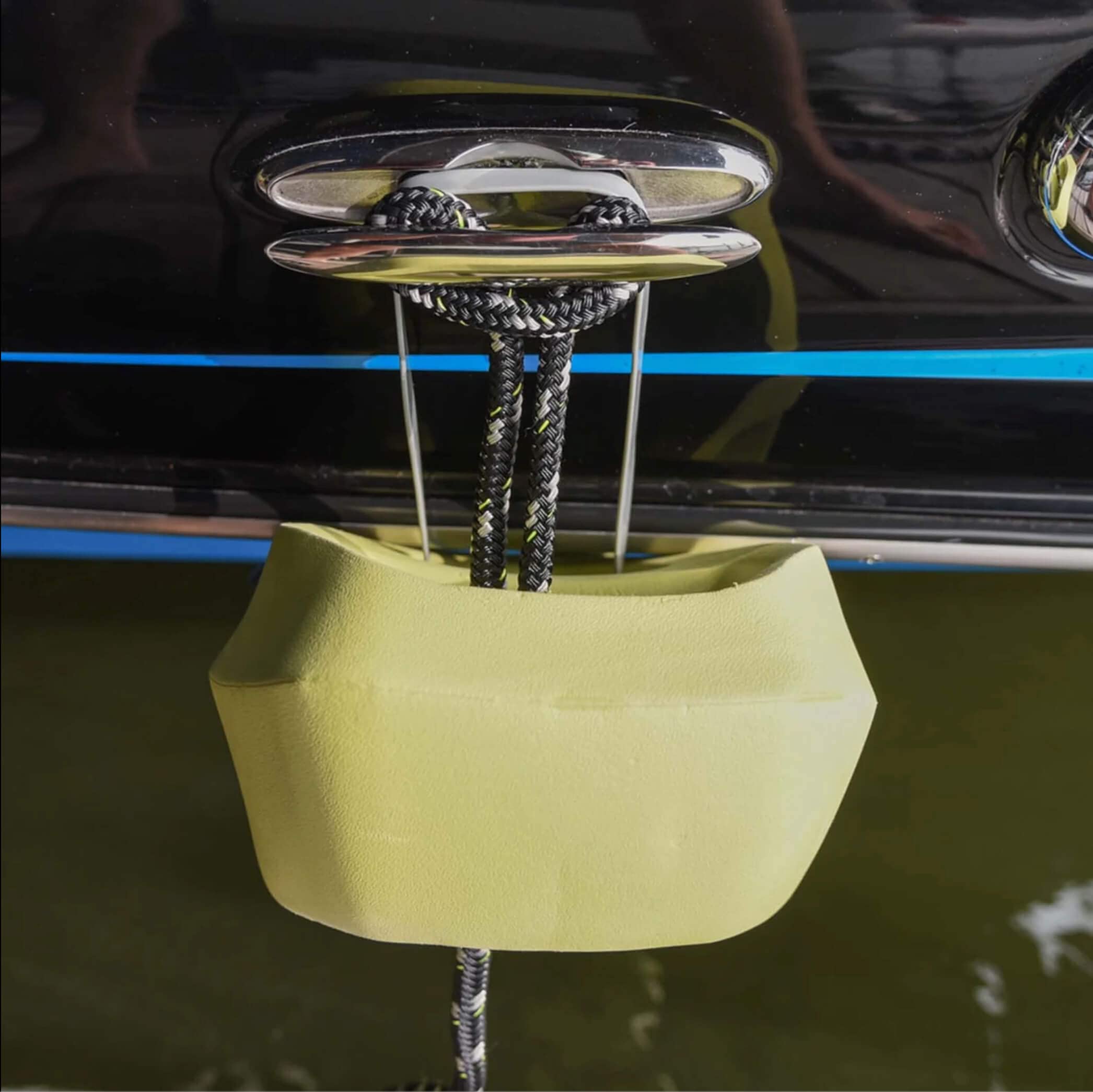 MISSION Boat Gear Sentry Boat Dock Fender Bumper (fast schwarz, 1 Stück)