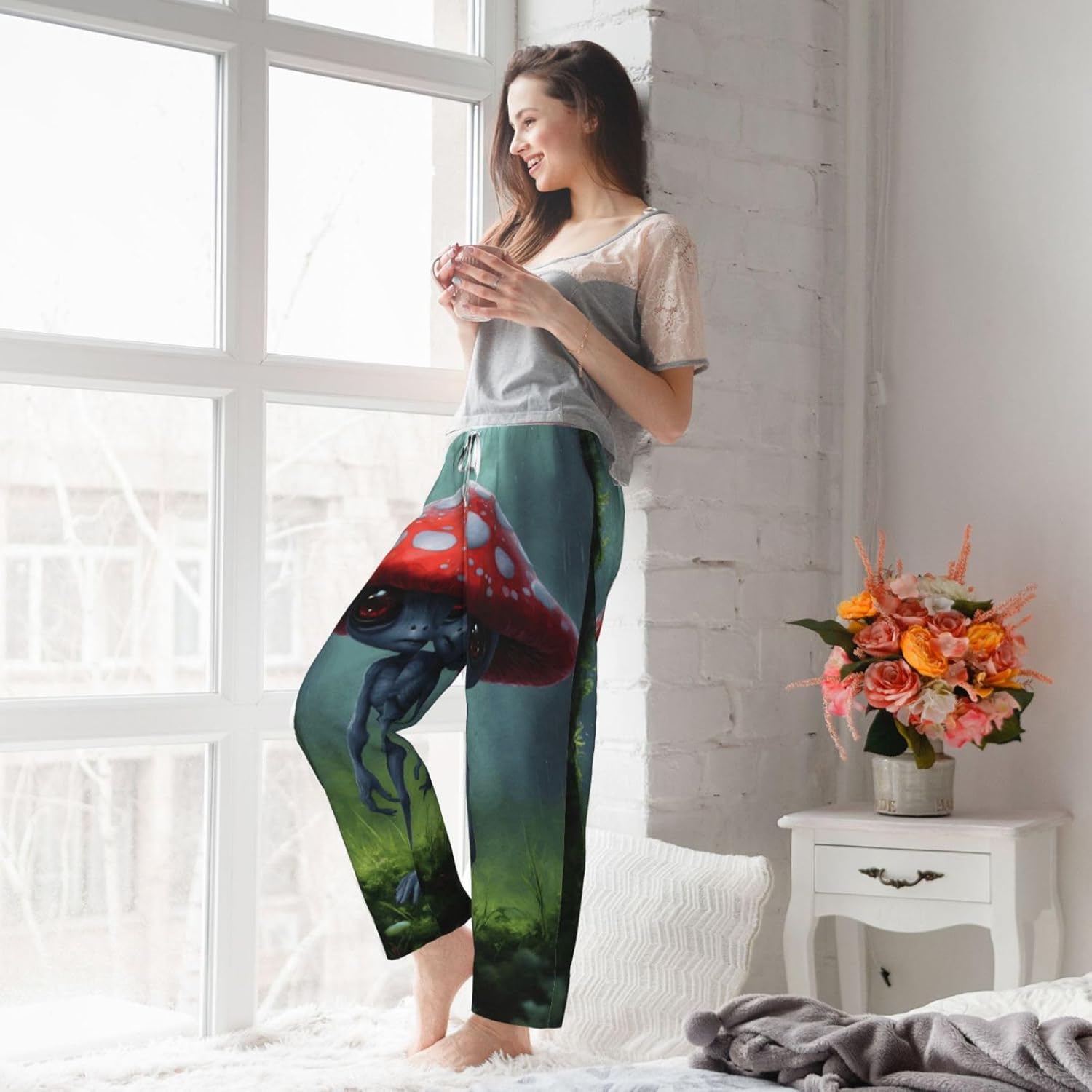 Astronaut And Alien Print Fashion Cozy Womens Flannel Pajama Pants,Perfect For Christmas And Everyday Wear