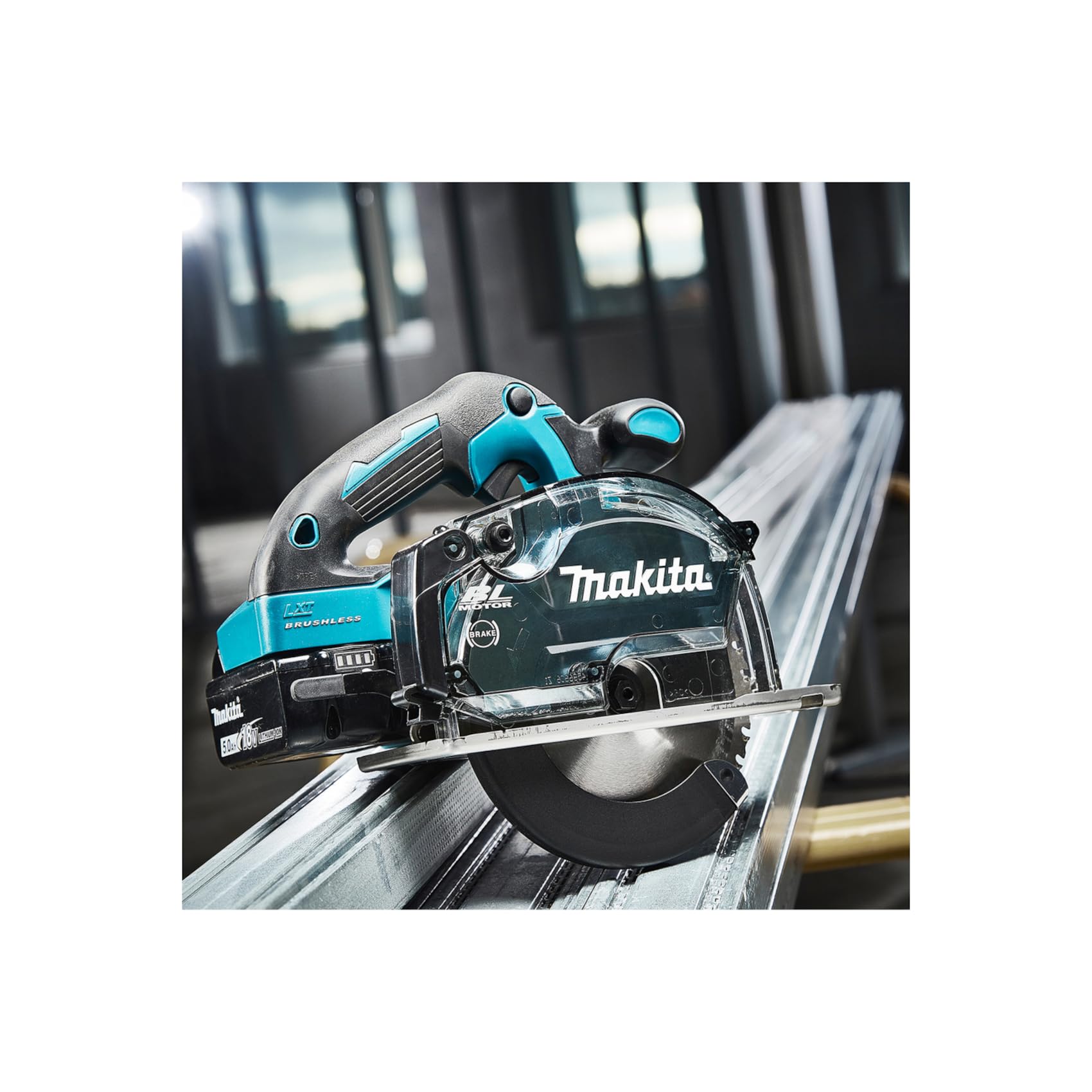 Scie circulaire à métaux 18V LXT BL Ø 150 mm (Produit seul) en MAKPAC - MAKITA DCS553ZJ