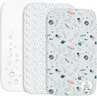 FlyIdeas 3-teiliges Spannbettlaken-Set – 2 Spannbettlaken aus 100% Baumwolle & 1 wasserdichter Matratzenschoner – Atmungsaktiv & Hypoallergen (Cosmos, 50x83 cm)