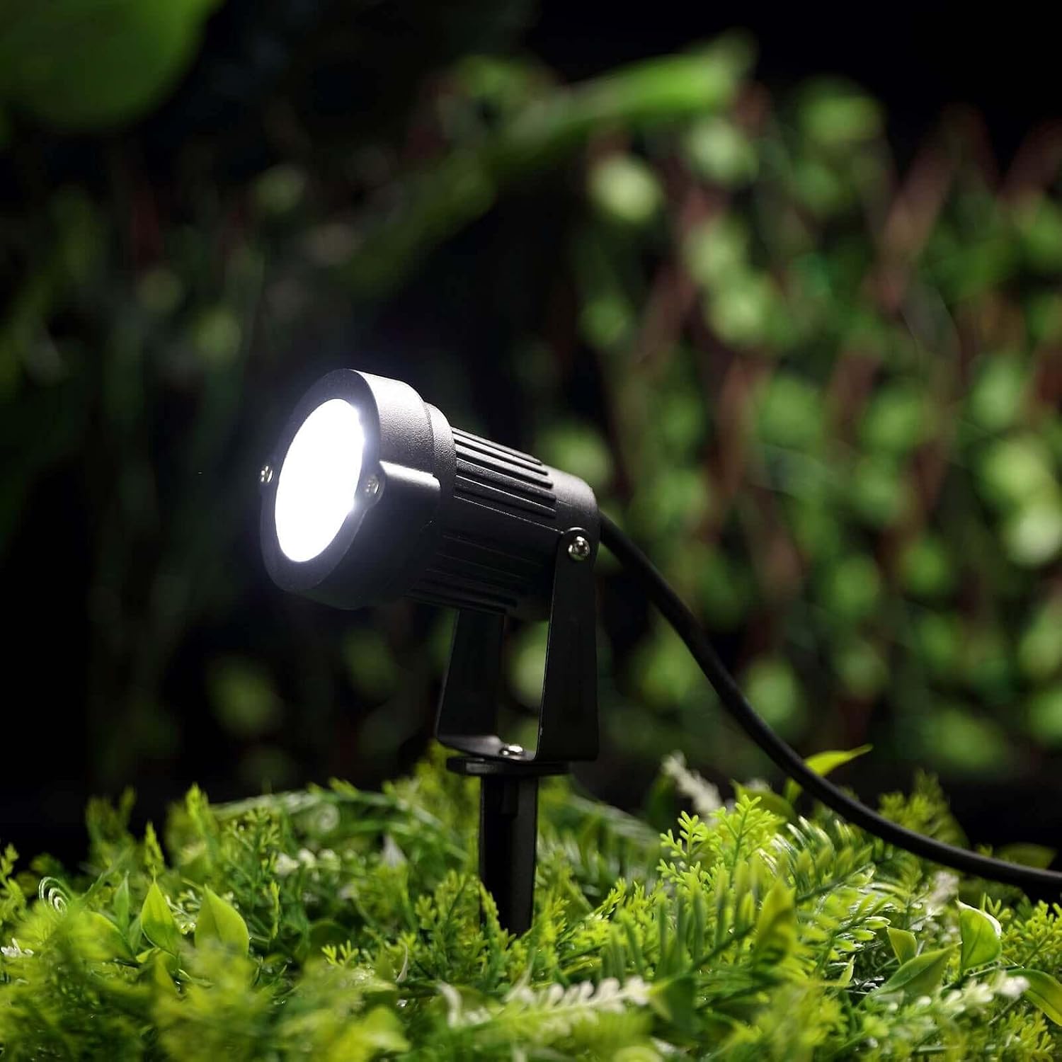 Efavormart 6W White LED Backdrop Uplight, Waterproof Outdoor Landscape Spotlight with Ground Spike for Modern Receptions and Architectural Lighting