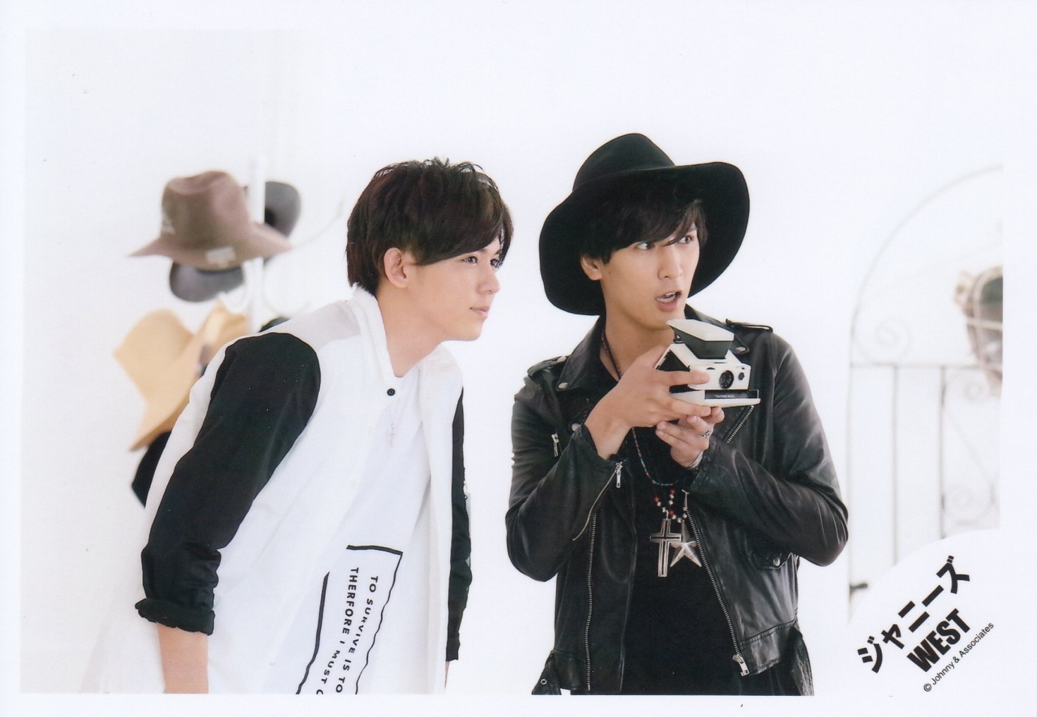 Amazon.co.jp: ジャニーズWEST 公式 生 写真 WA00129 : おもちゃ