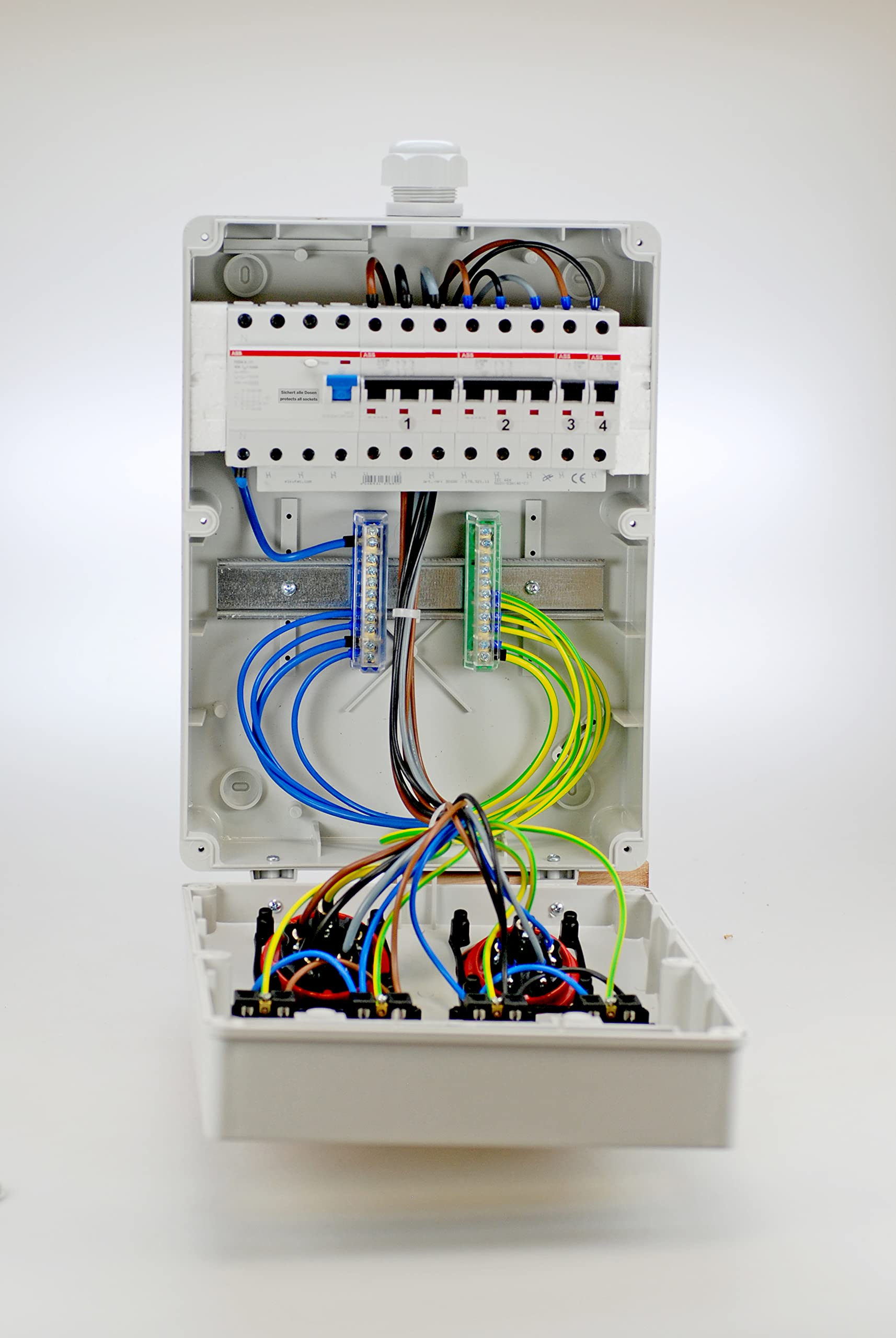 EHMANN Distributeur mural professionnel, entrée M32 pour câble, avec FI et disjoncteurs, fabriqué en Allemagne, 6 sorties (1 x CEE 32 A / 1 x CEE 16 A / 4 x 230 V~), K2, BGI-GUV-I608