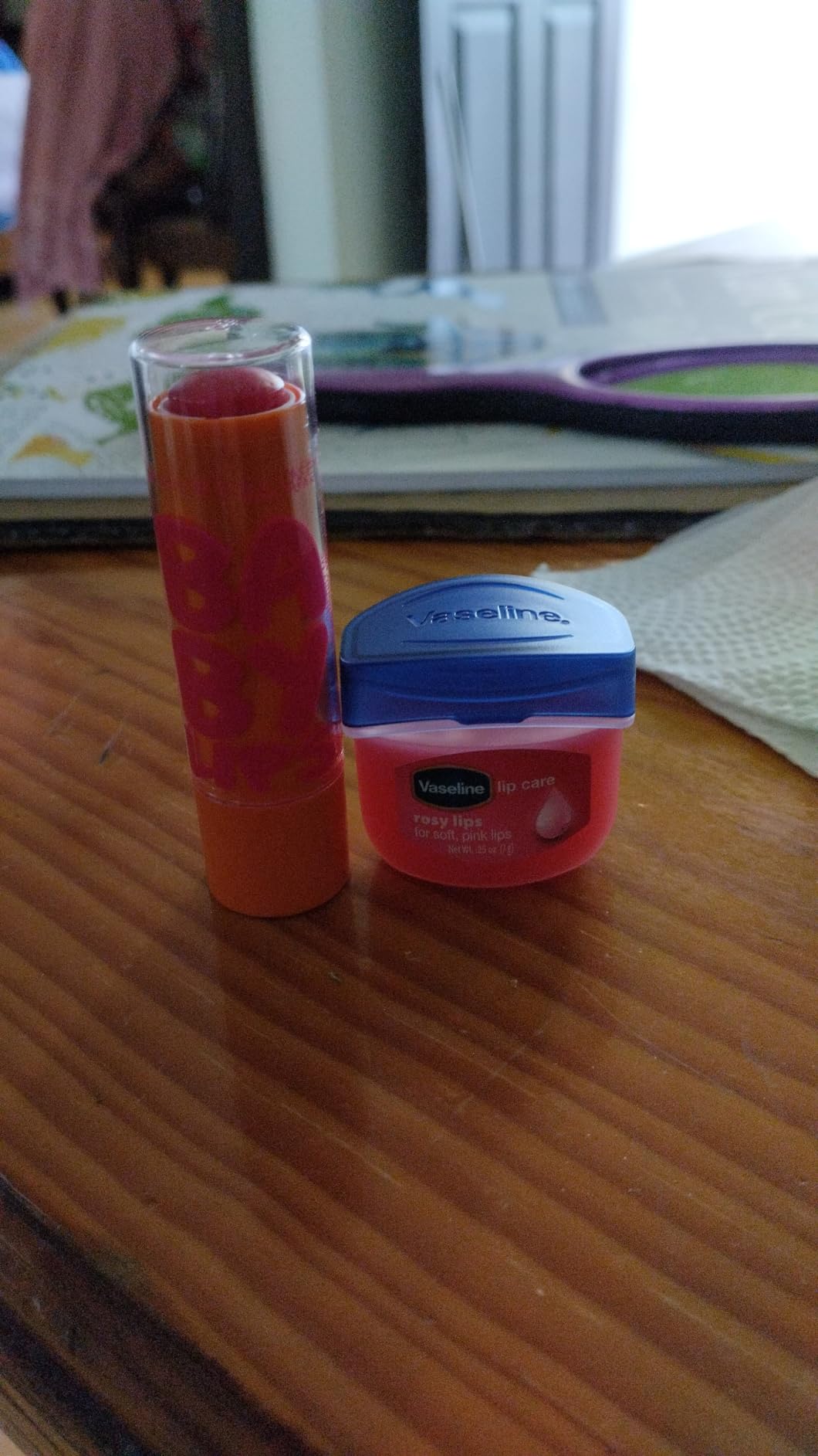 L'Oréal Maybelline New York Baby Lips Moisturising Lip Balm, Peach Kiss