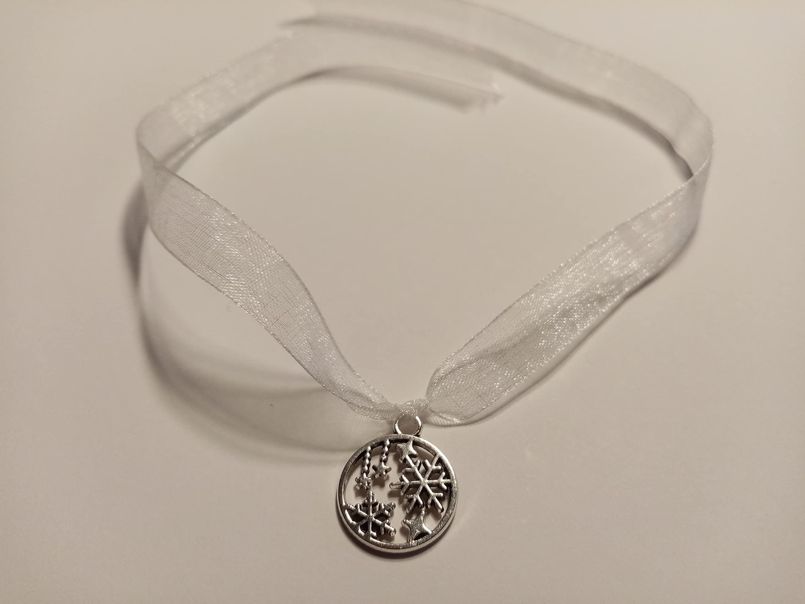 Silver Christmas Napkin Ties 6Pk Snowflake And Star Table Decoration