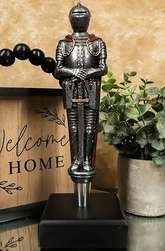 Miniatura 2 de Ebros Gift Novedoso traje medieval de Armor Knight - Figura de mango de grifo de cerveza con base de exhibición, asas decorativas coleccionables